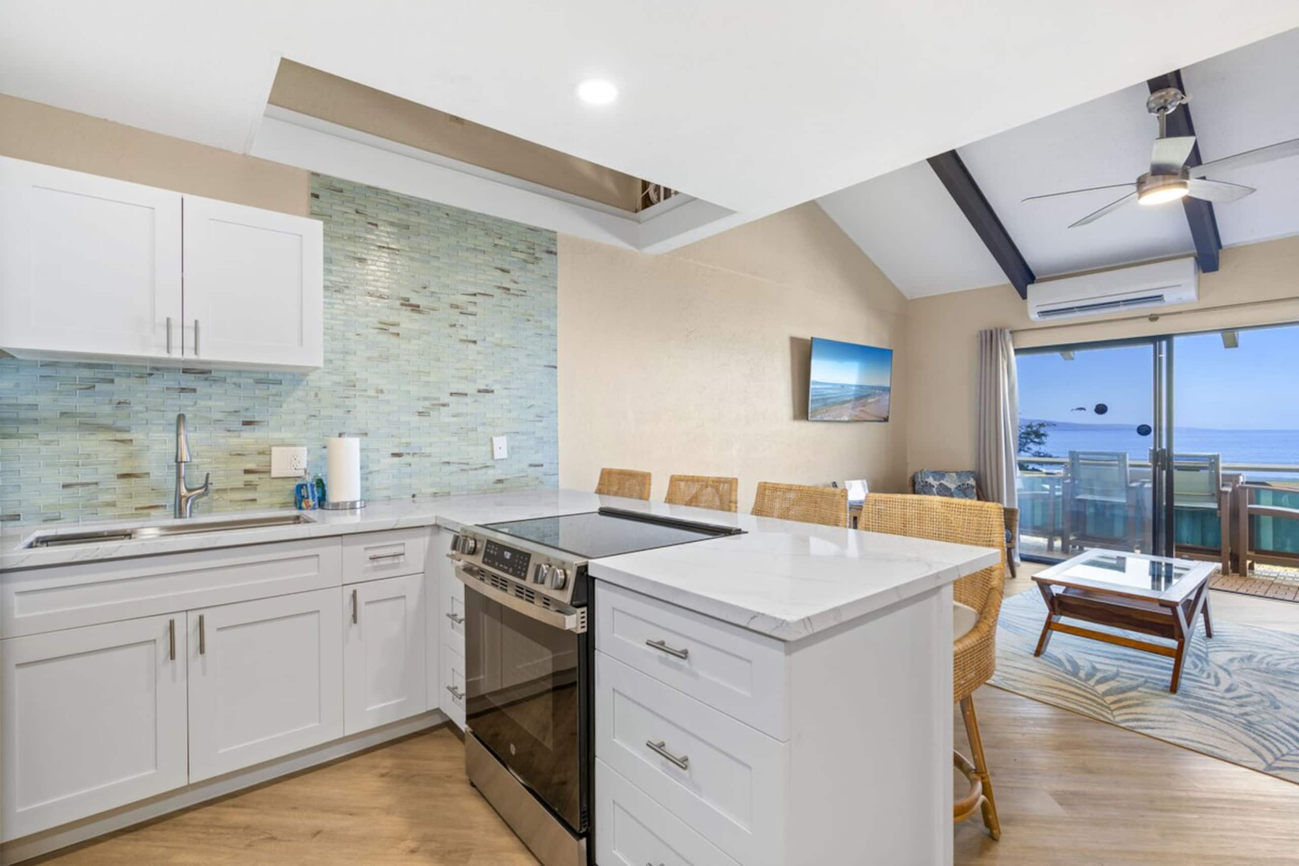 Shores of Maui 215 - Ocean Views, Renovated, AC - Photo 19