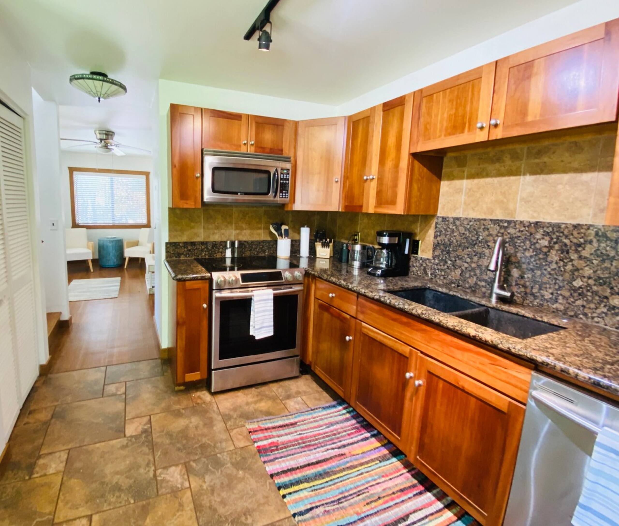 Fresh, Bright, Cute HomeClose to Hanalei - Photo 10