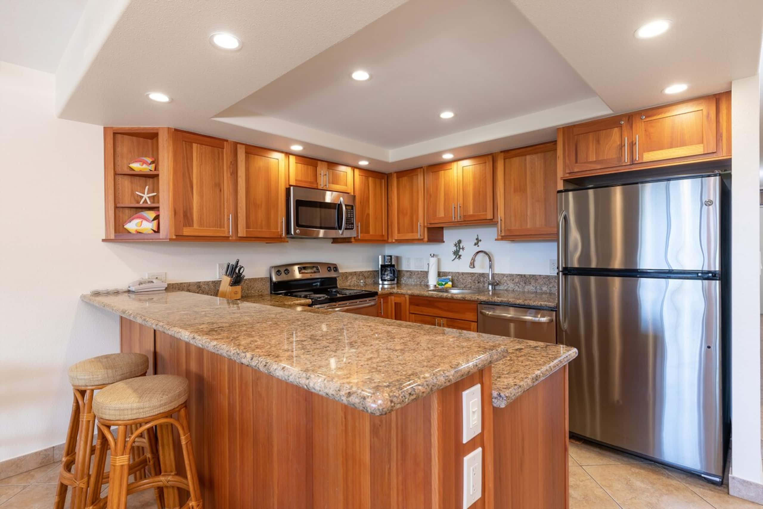 Kamaole Sands 3-305-Ocean Views-Well Equipped-AC - Main photo