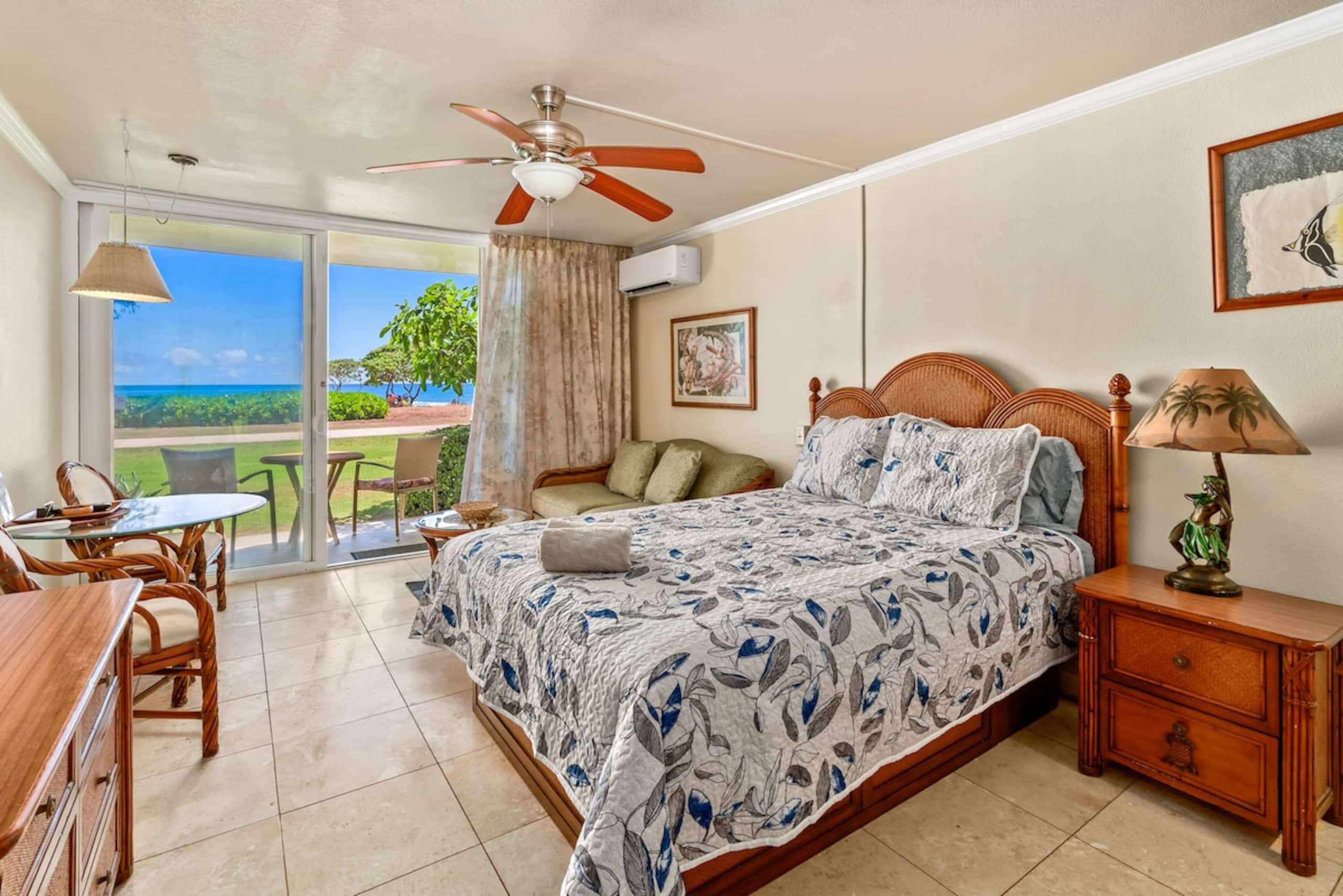 Oceanfront Studio 147, Islander on the Beach - Photo 2