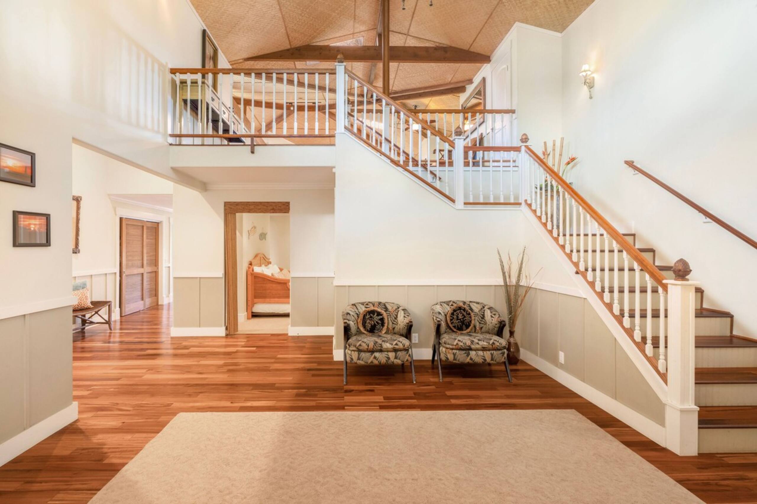 Beautiful, Spacious Hawaiiana House, A/C, Hot Tub - Photo 29