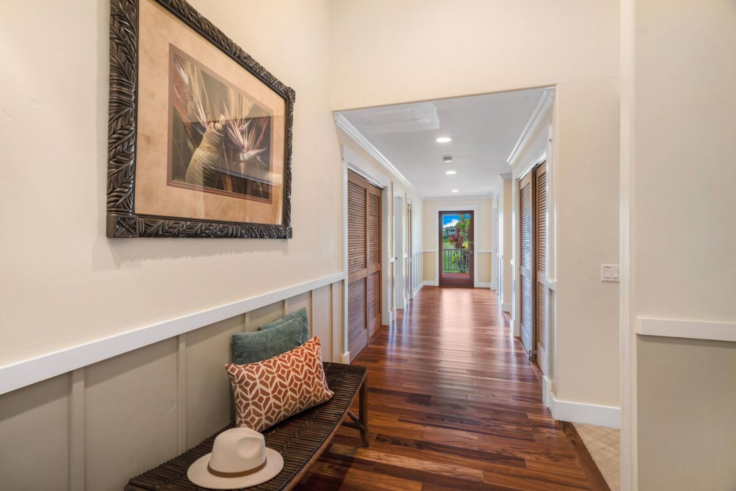 Beautiful, Spacious Hawaiiana House, A/C, Hot Tub - Photo 36