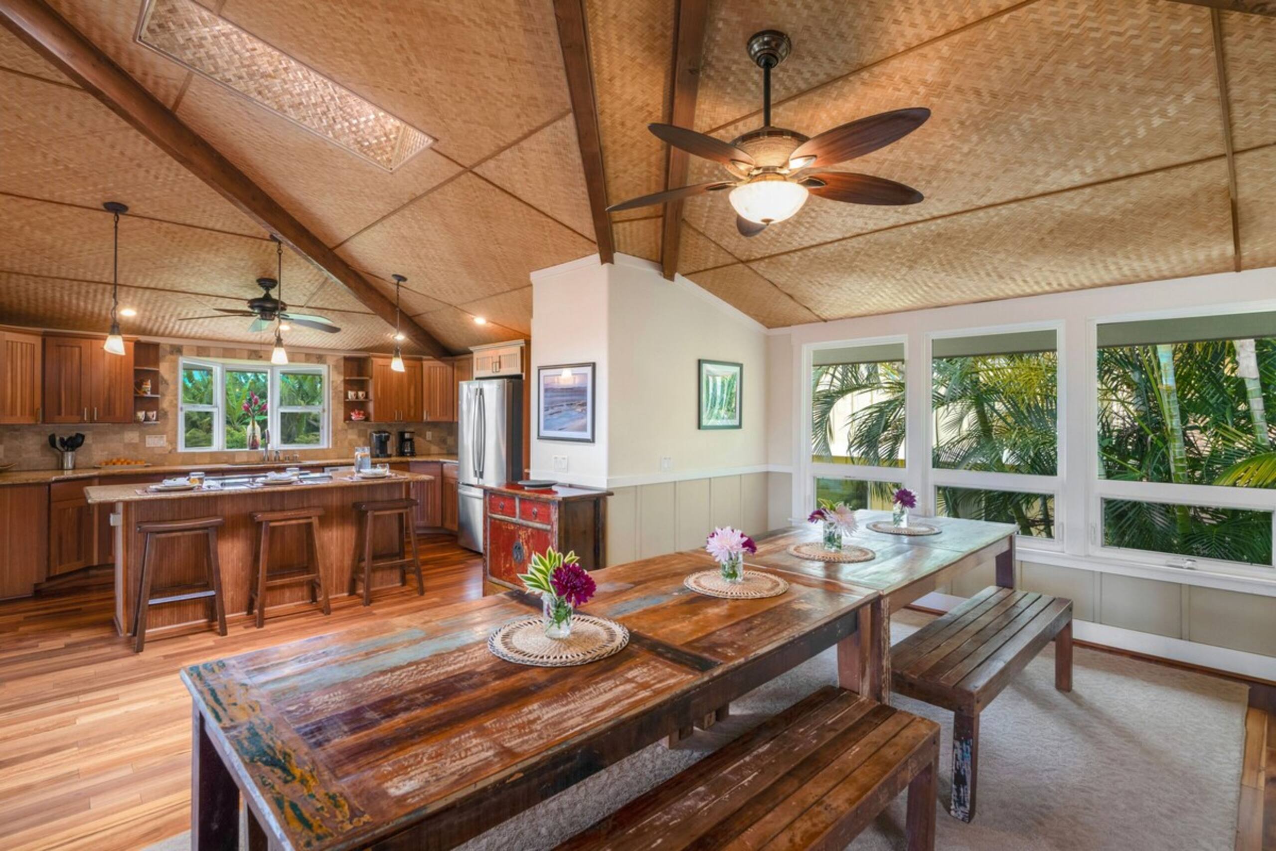 Beautiful, Spacious Hawaiiana House, A/C, Hot Tub - Photo 12