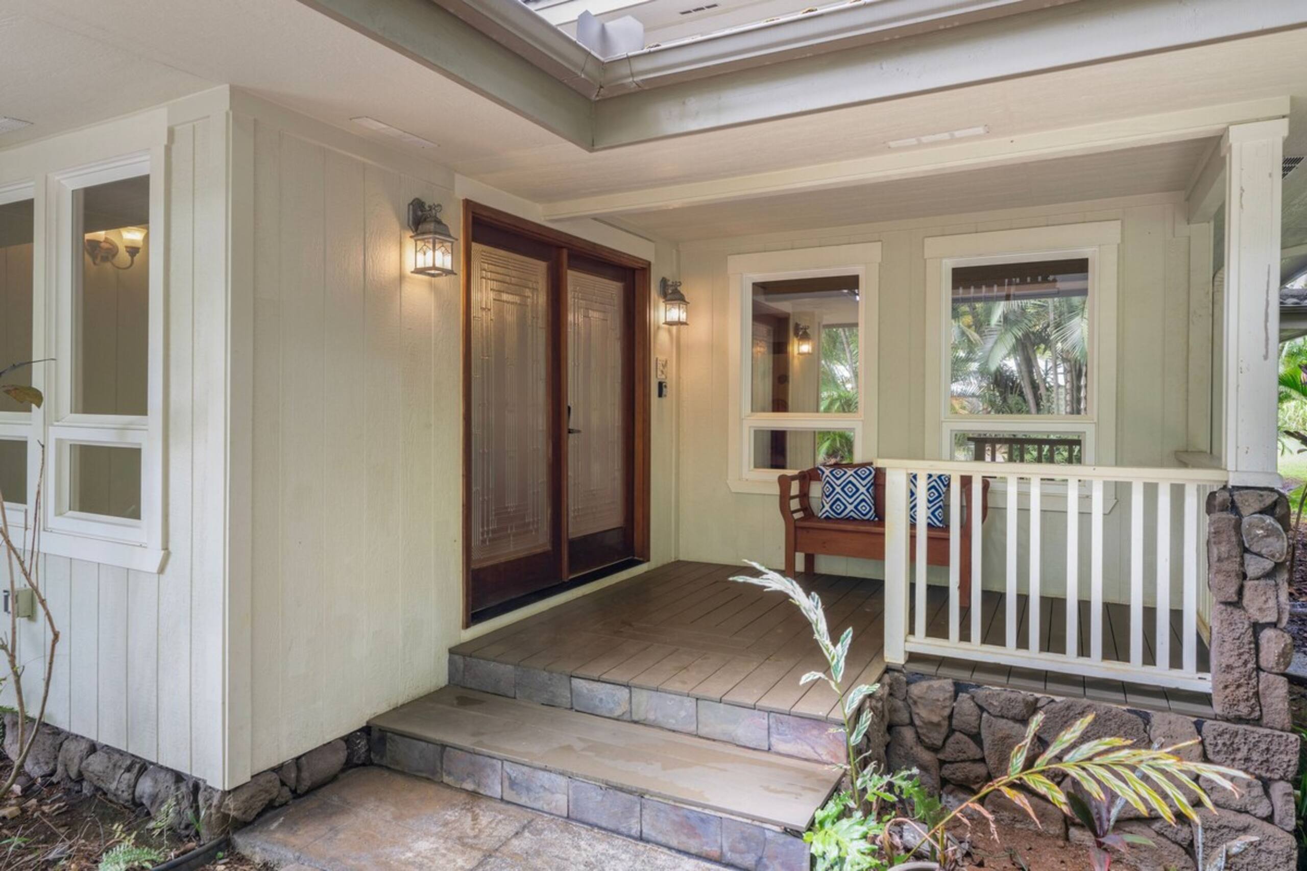 Beautiful, Spacious Hawaiiana House, A/C, Hot Tub - Photo 58