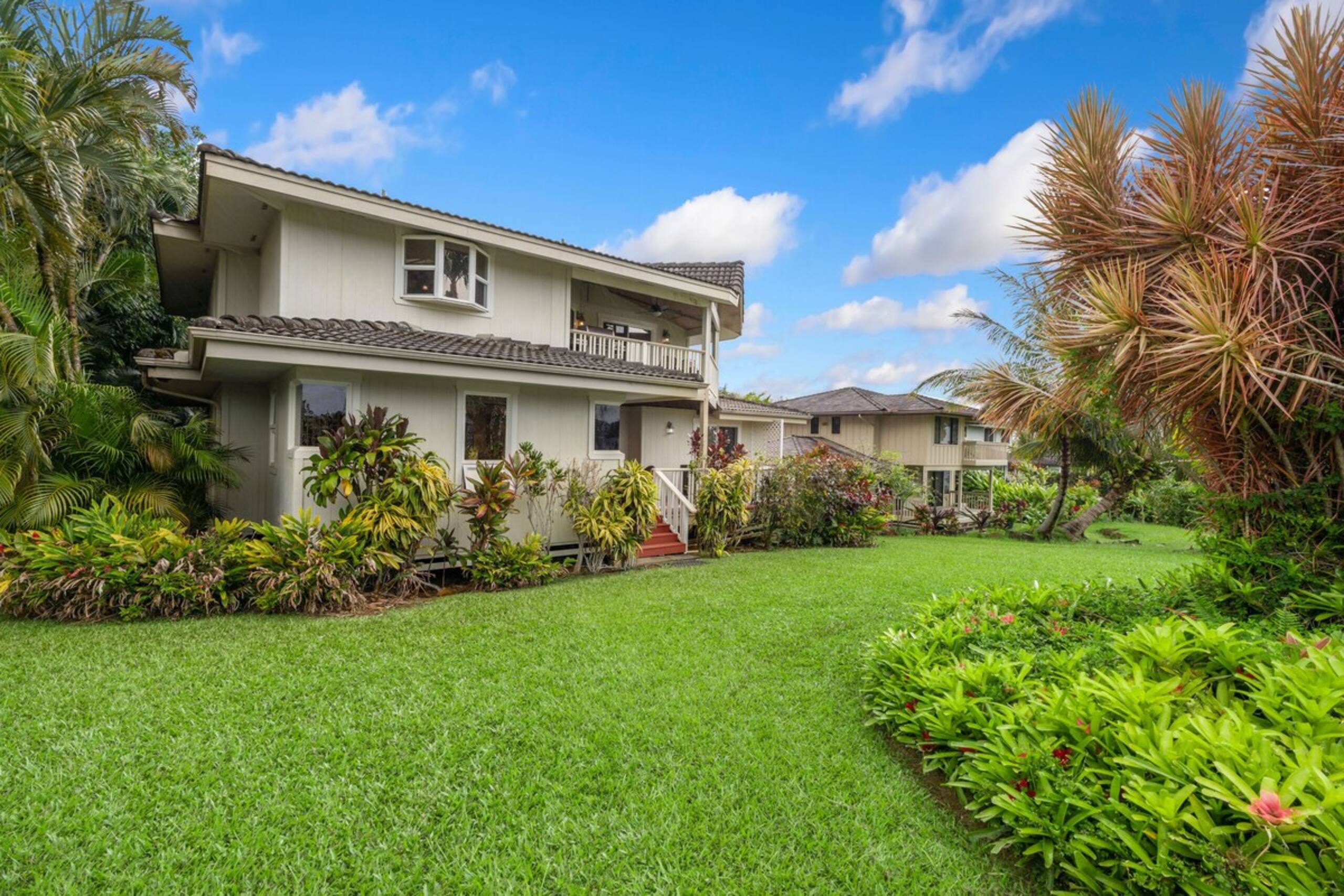 Beautiful, Spacious Hawaiiana House, A/C, Hot Tub - Photo 66