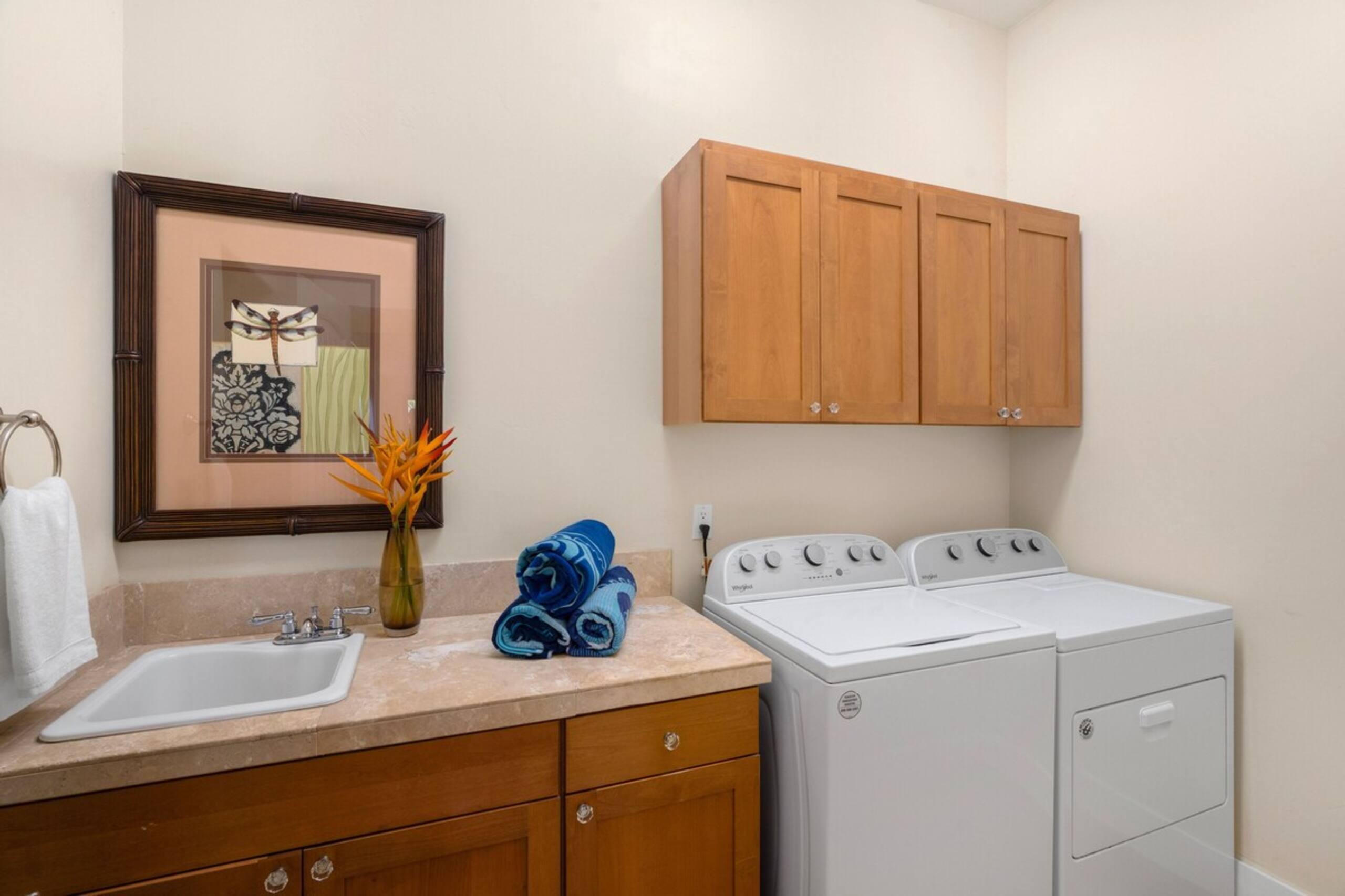 Beautiful, Spacious Hawaiiana House, A/C, Hot Tub - Photo 56