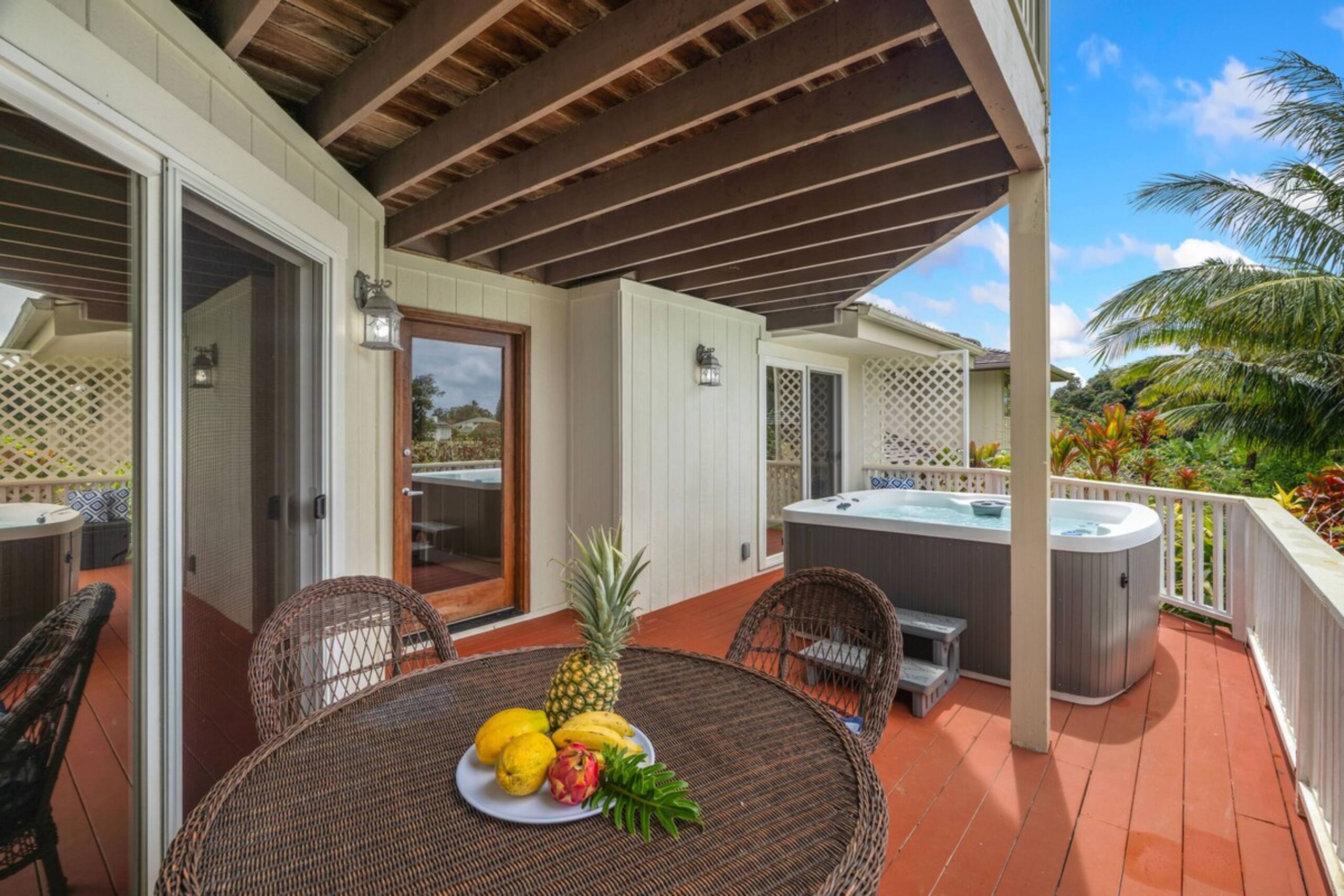 Beautiful, Spacious Hawaiiana House, A/C, Hot Tub - Photo 62