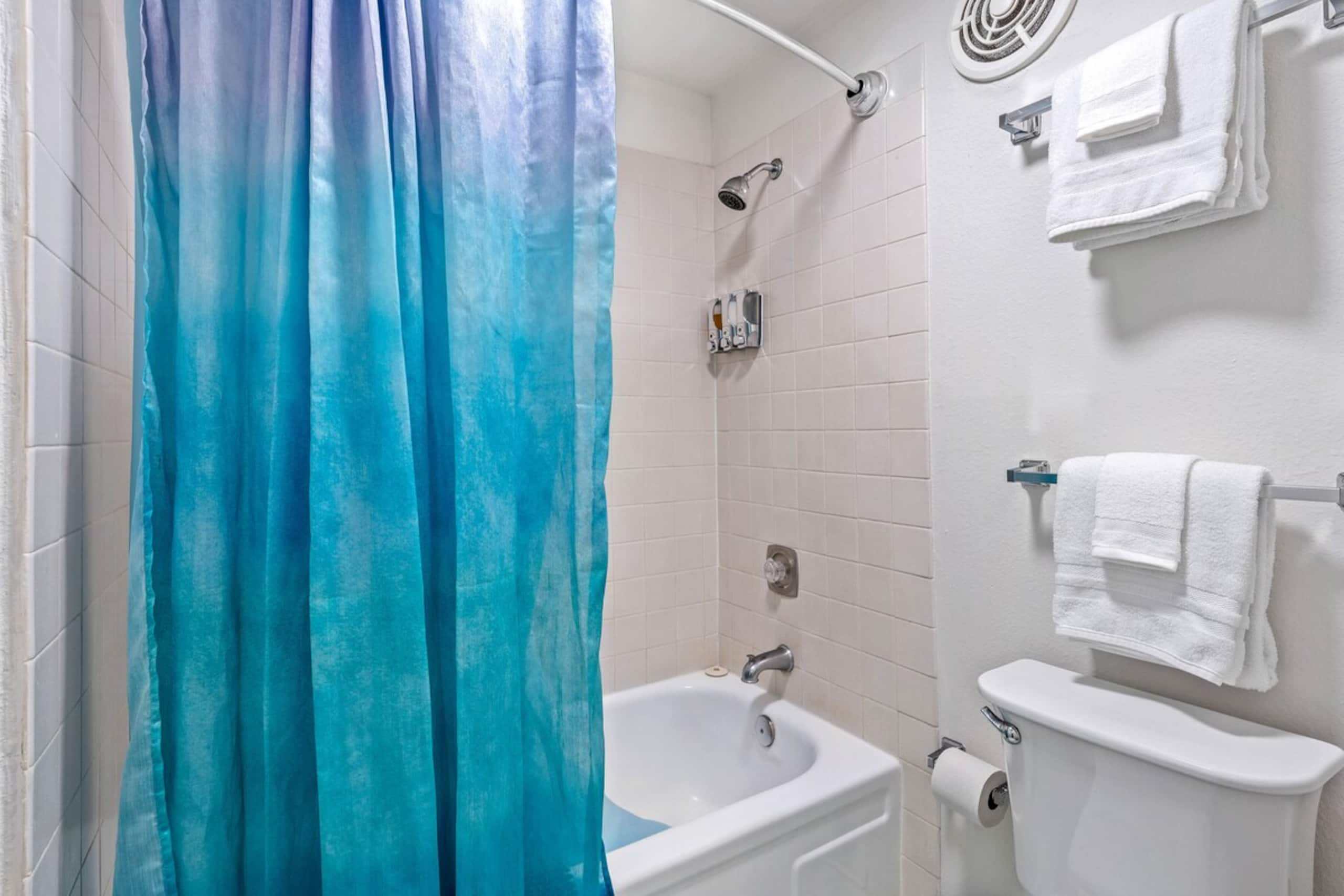 Kapaa Shore Resort A101, Oceanfront, End Unit - Photo 11