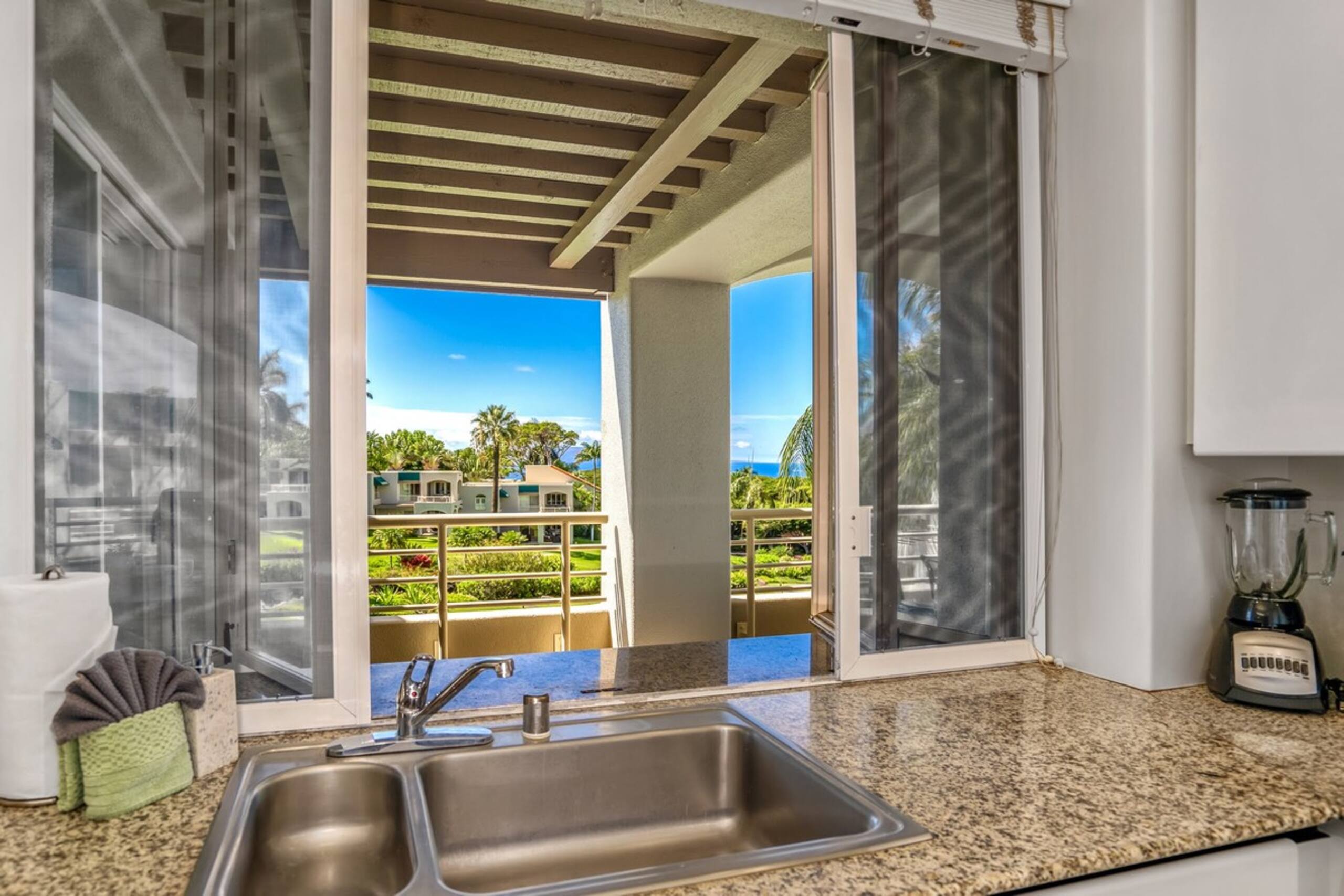 Ocean view condo w/ pool and hot tub - Photo 14