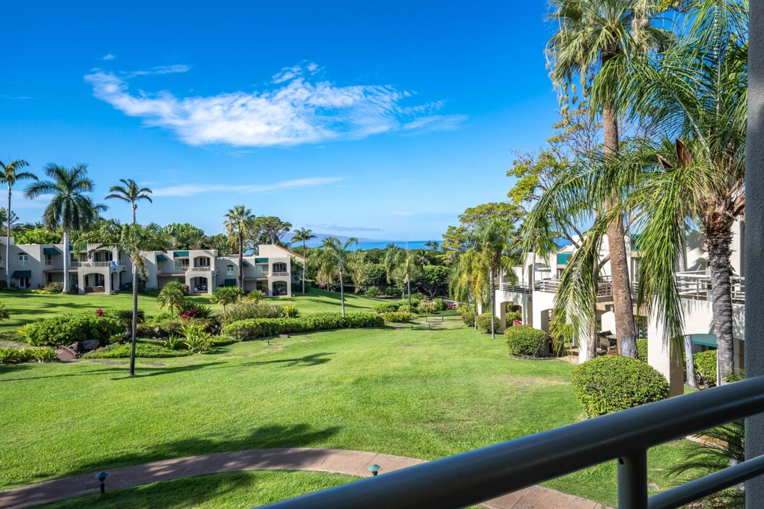 Ocean view condo w/ pool and hot tub - Photo 3