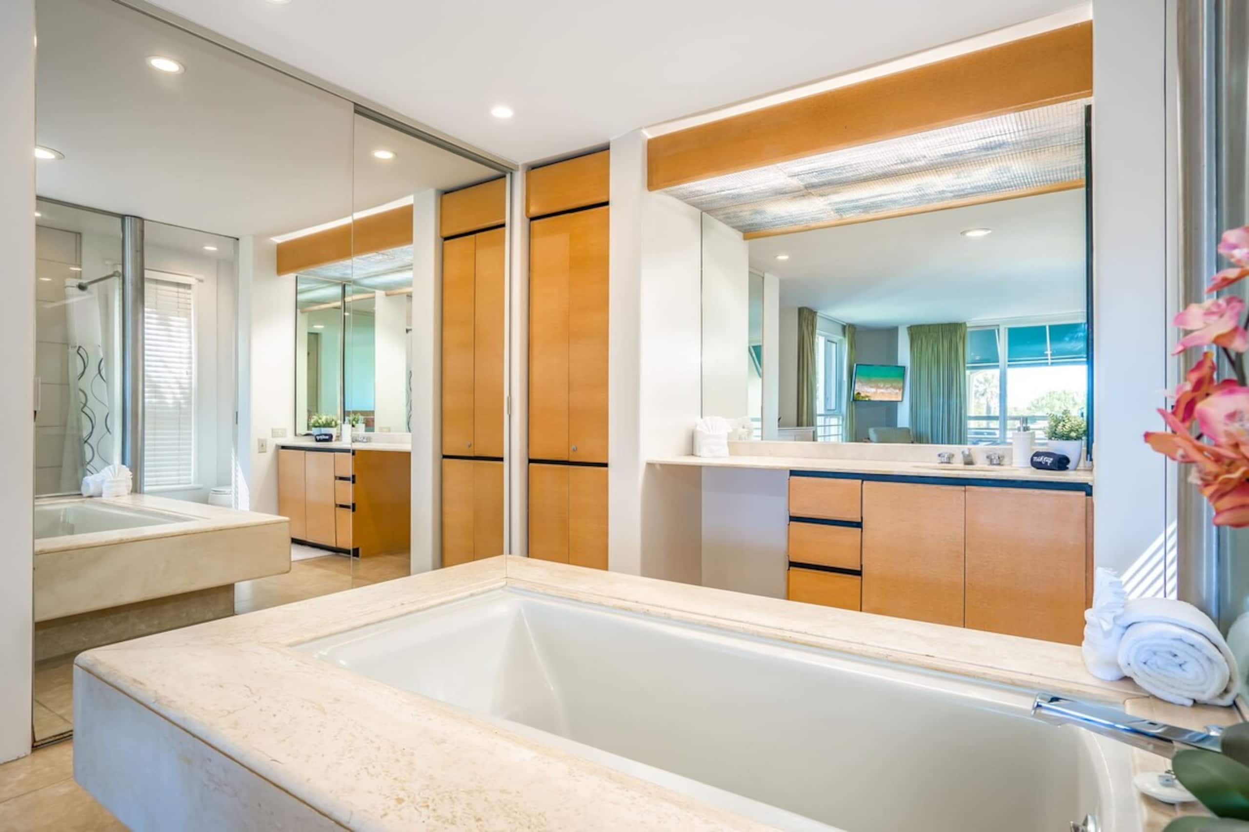 Ocean view condo w/ pool and hot tub - Photo 29