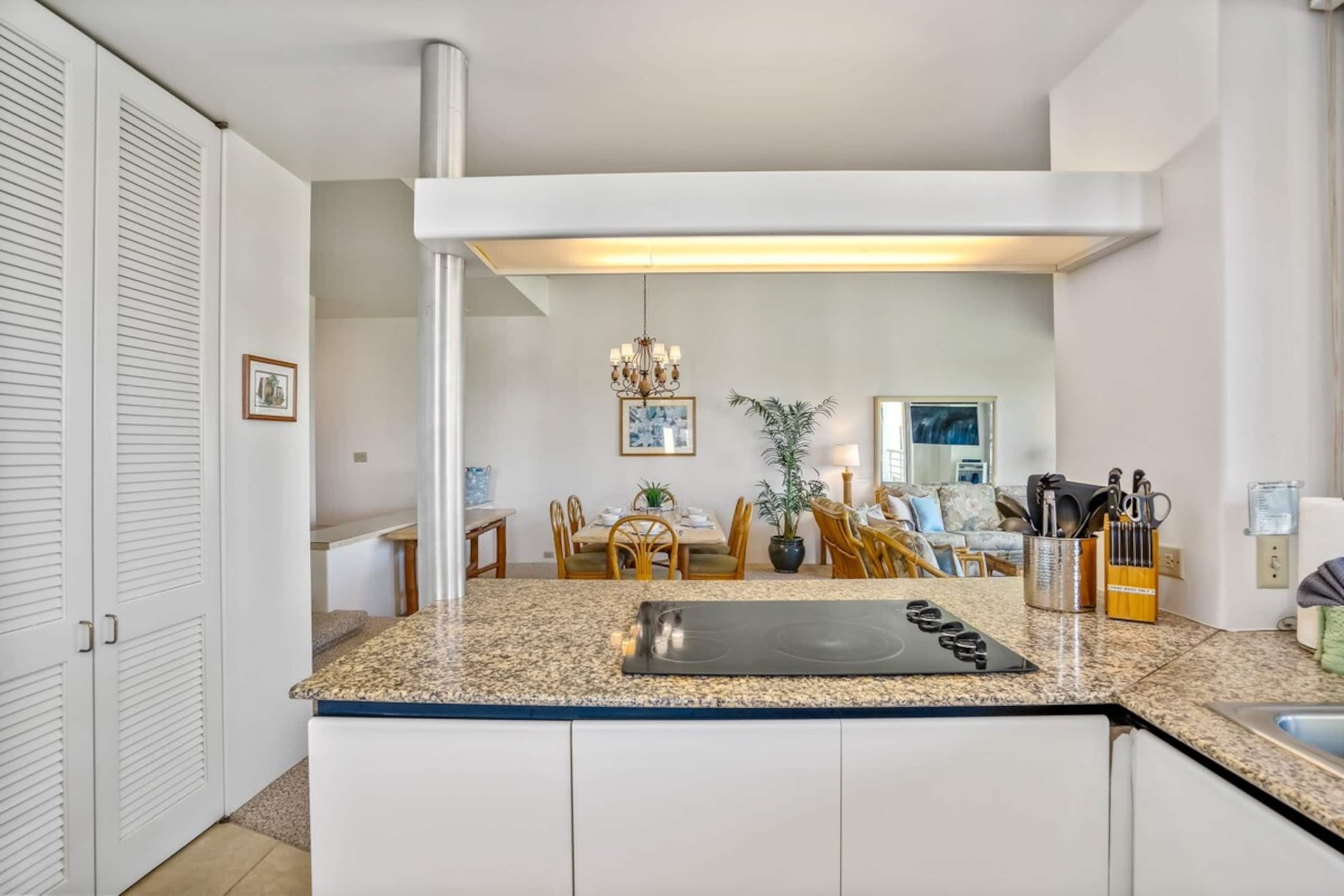 Ocean view condo w/ pool and hot tub - Photo 12