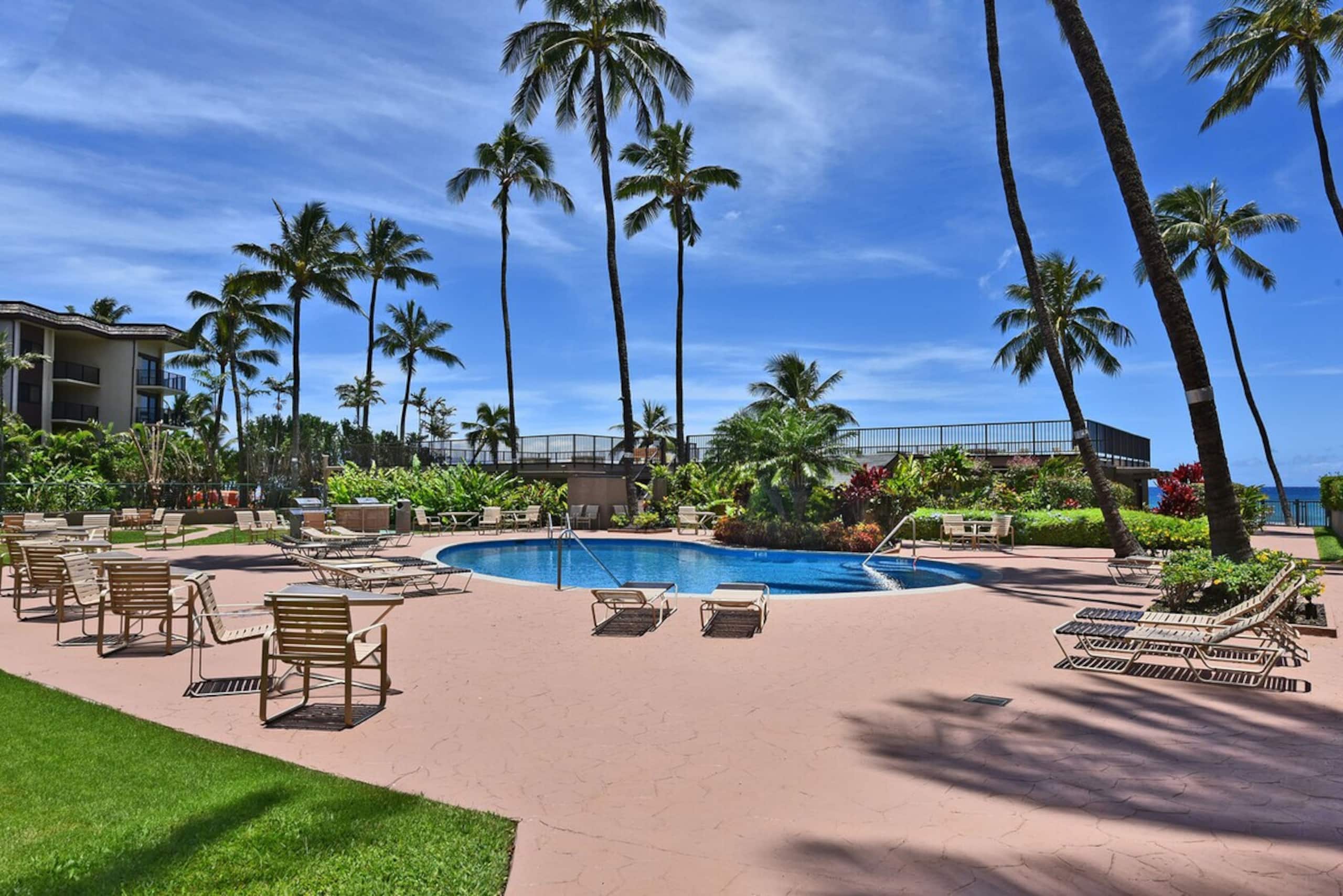 Premier Corner 2BR on West Maui Oceanfront - Photo 35