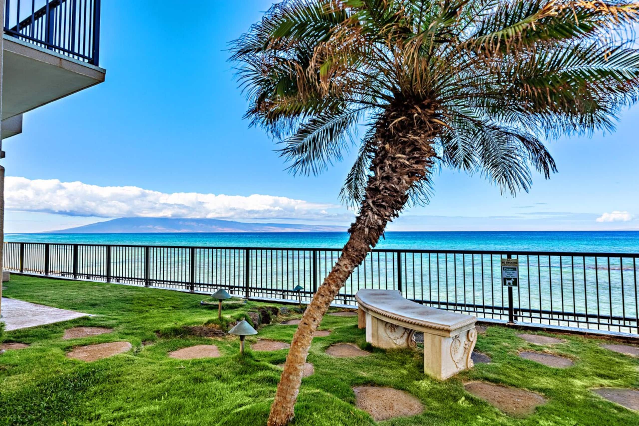 Premier Corner 2BR on West Maui Oceanfront - Photo 30