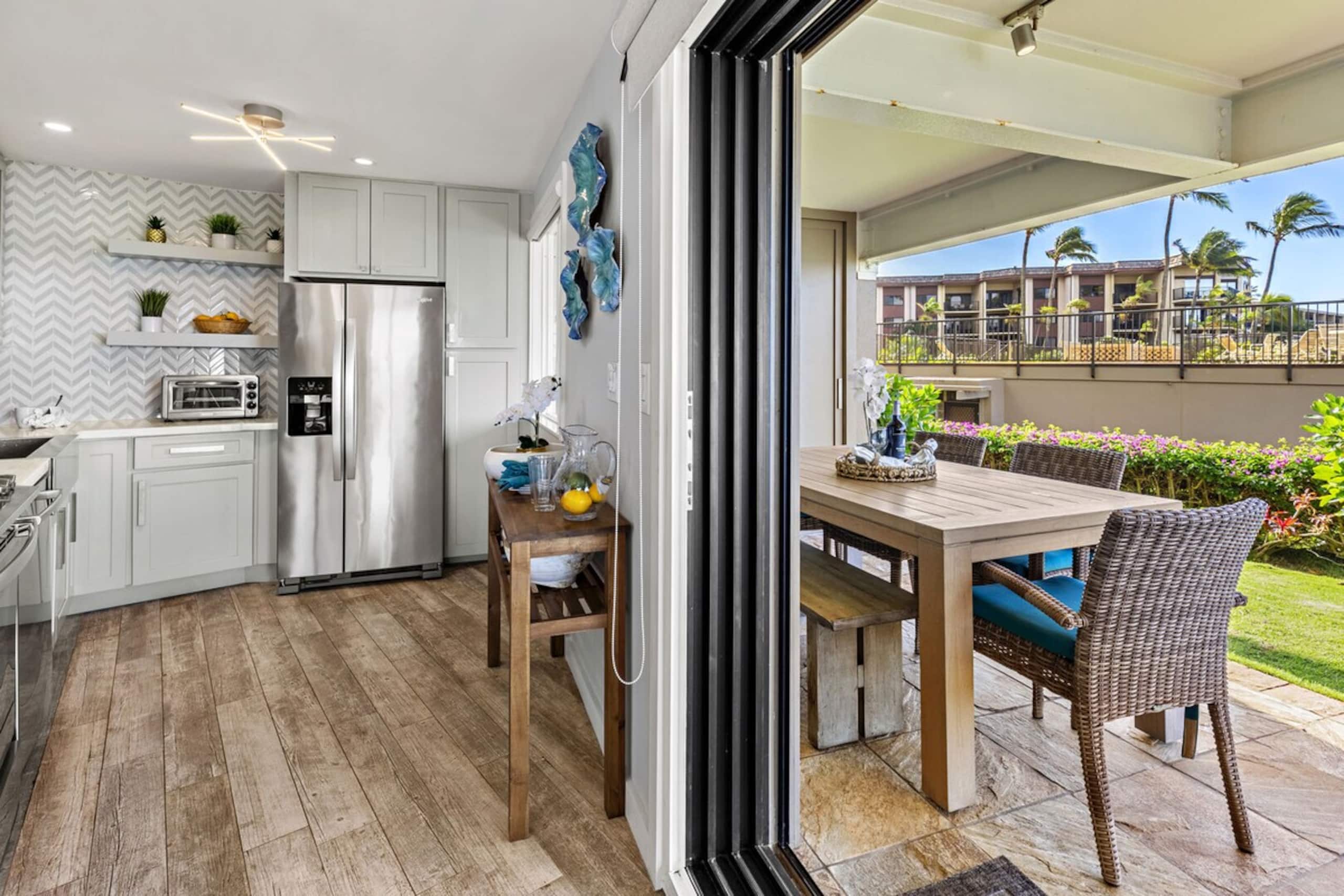 Premier Corner 2BR on West Maui Oceanfront - Photo 8