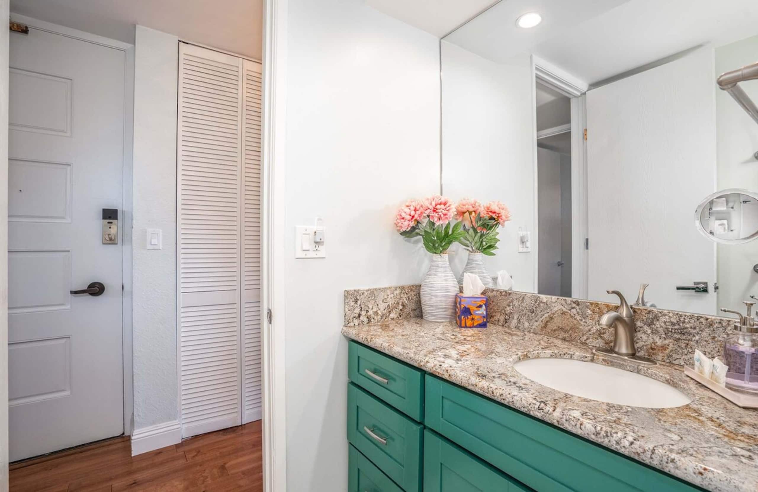 Remodeled One BD Ocean, AC,wifi, pool D202 - Photo 25