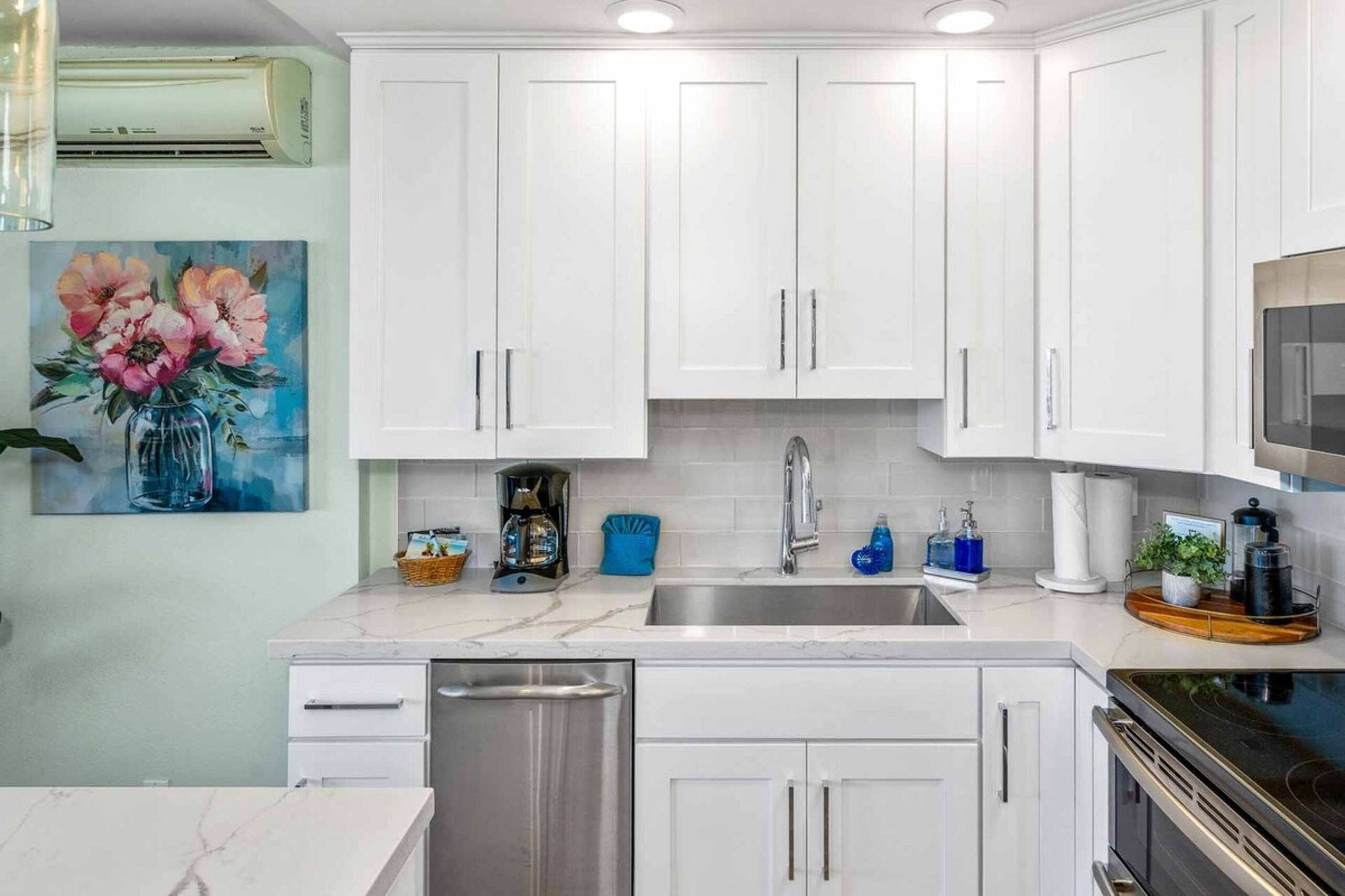 Remodeled One BD Ocean, AC,wifi, pool D202 - Photo 14