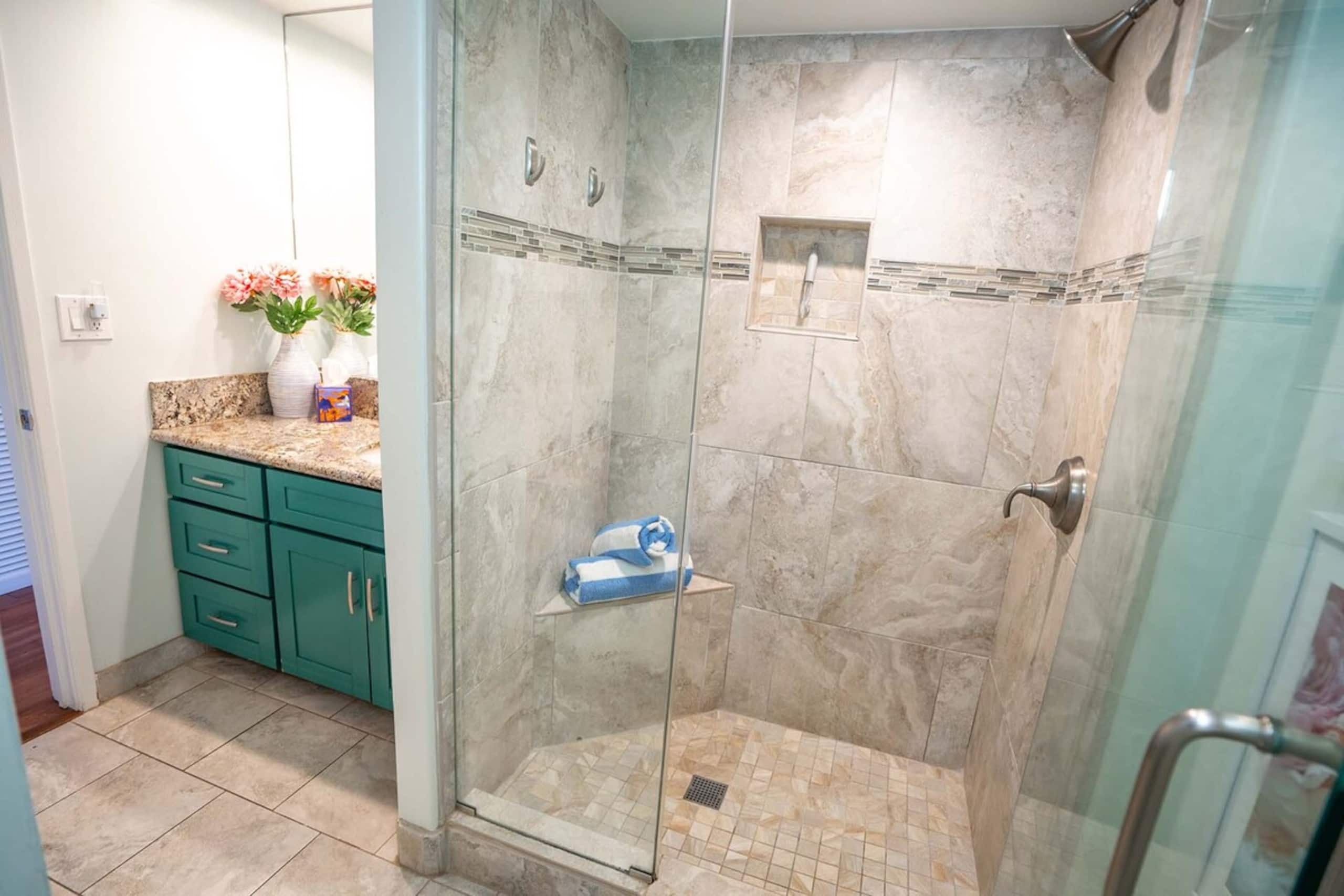 Remodeled One BD Ocean, AC,wifi, pool D202 - Photo 27