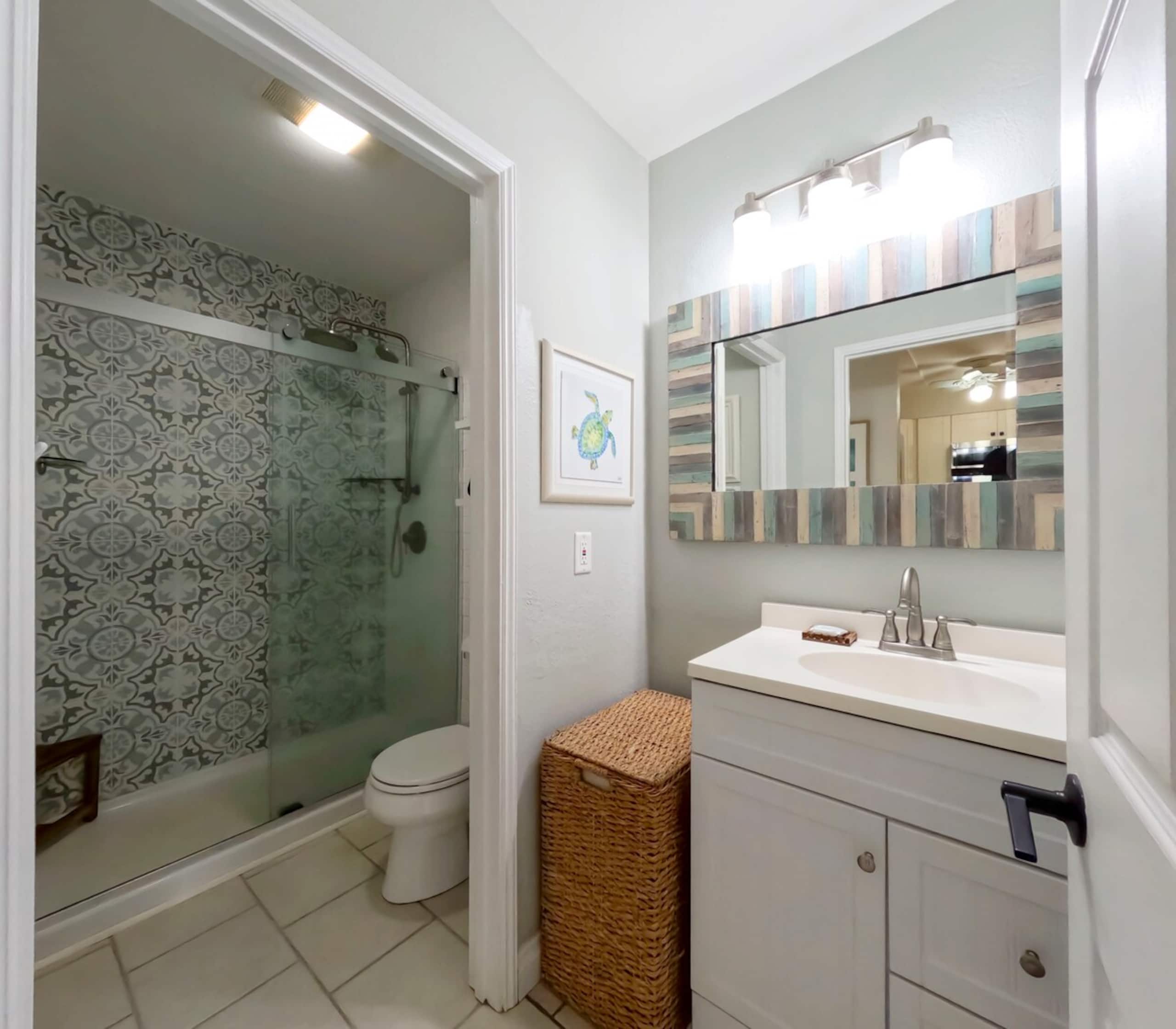 Nicest unit in the complex! - Photo 11