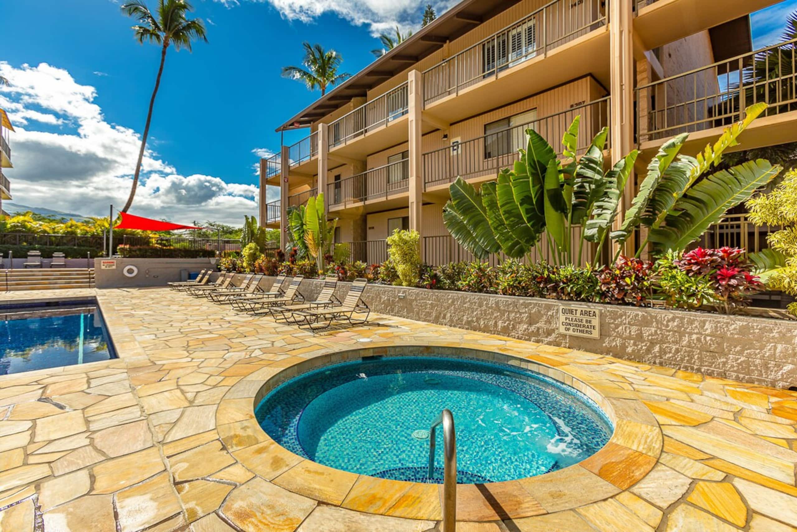 Beachfront Kihei condo w/ pool and lanai - Photo 48