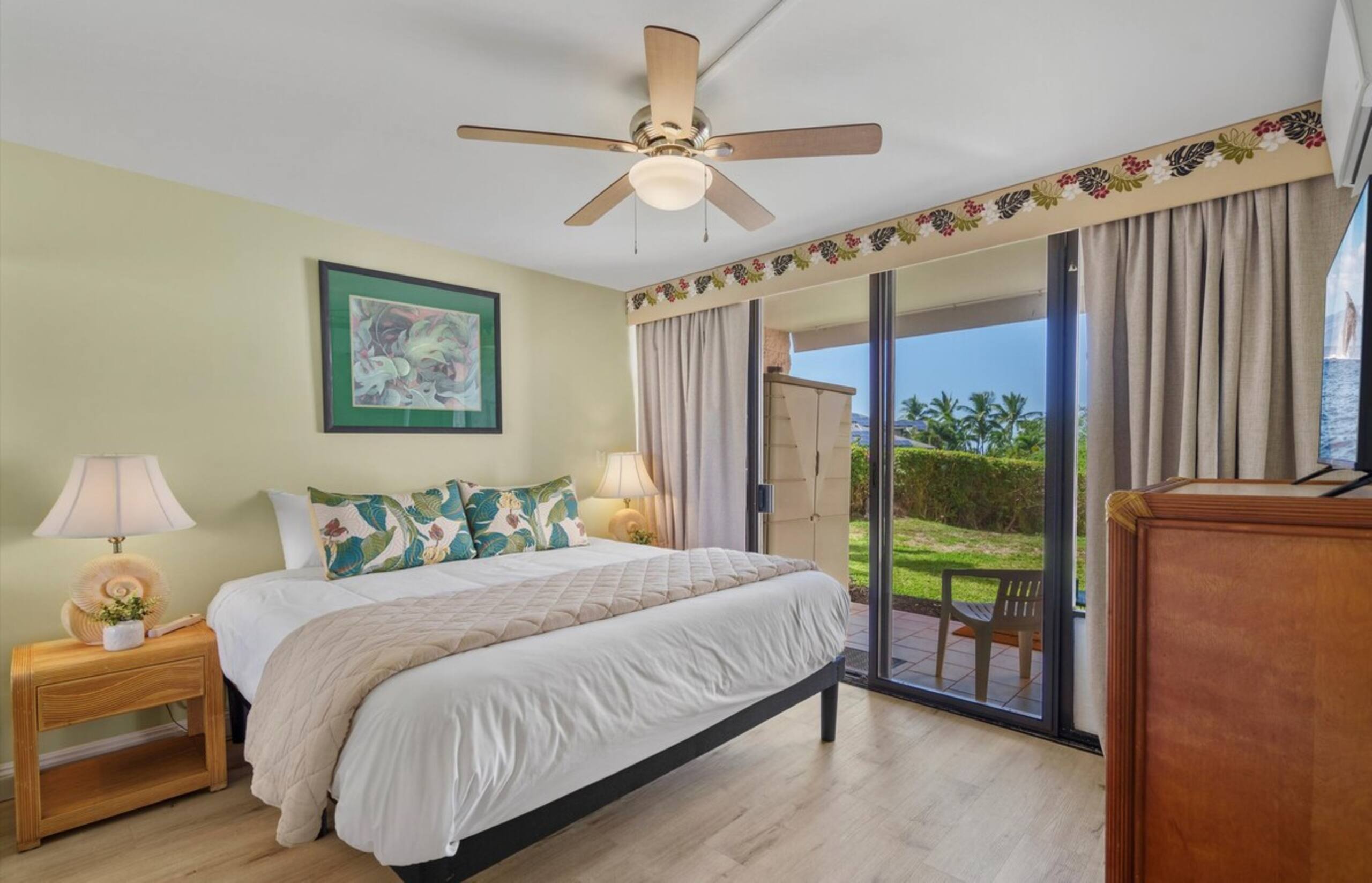 Beachfront Kihei condo w/ pool and lanai - Photo 26