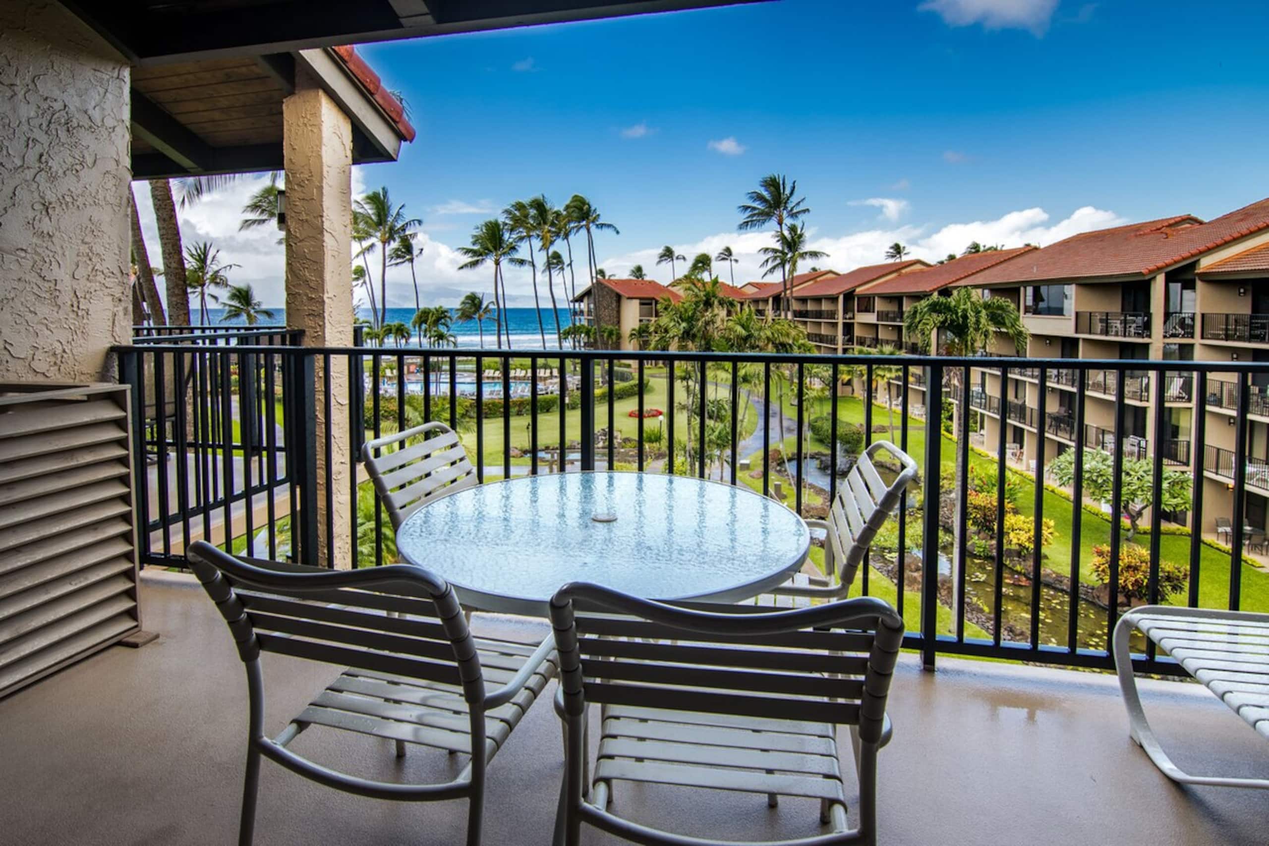 Unique 3bd condo, gourmet kitchen and sunset views - Photo 1