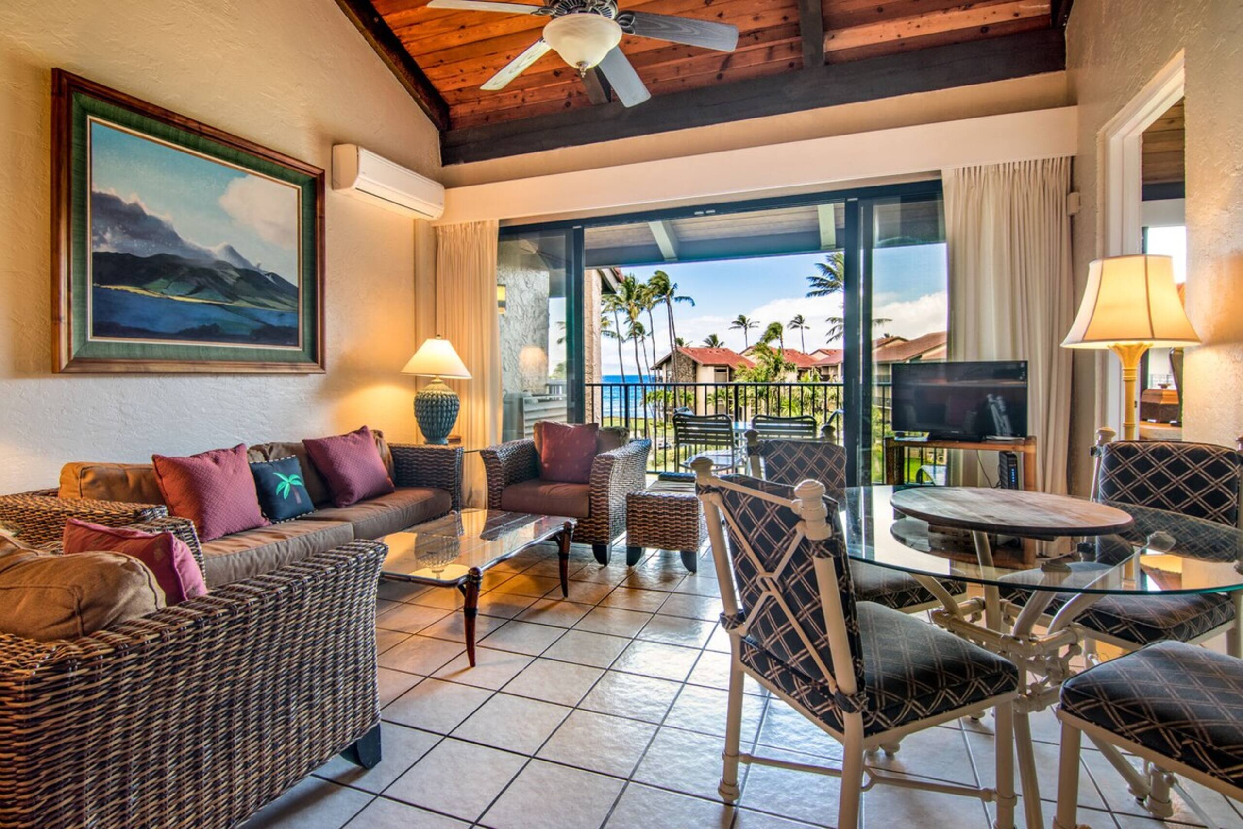 Unique 3bd condo, gourmet kitchen and sunset views - Photo 5