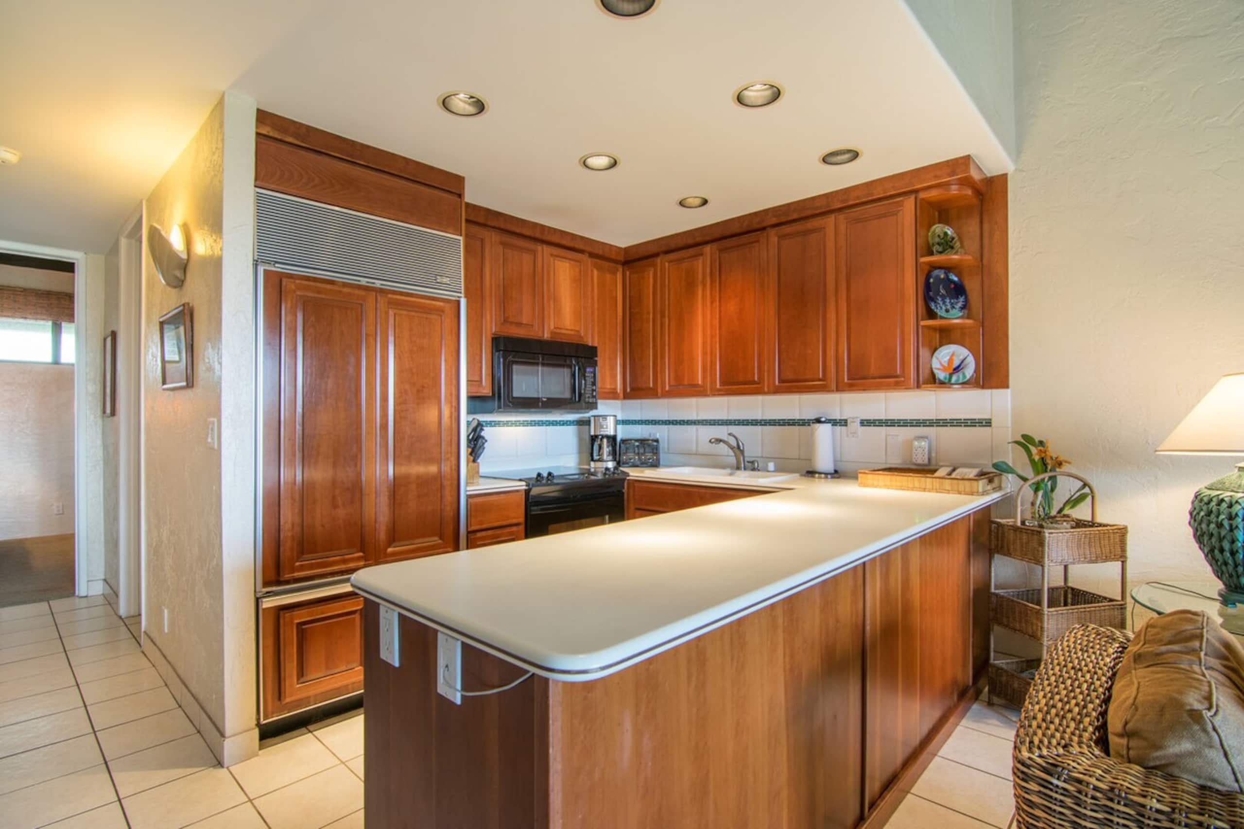 Unique 3bd condo, gourmet kitchen and sunset views - Photo 6