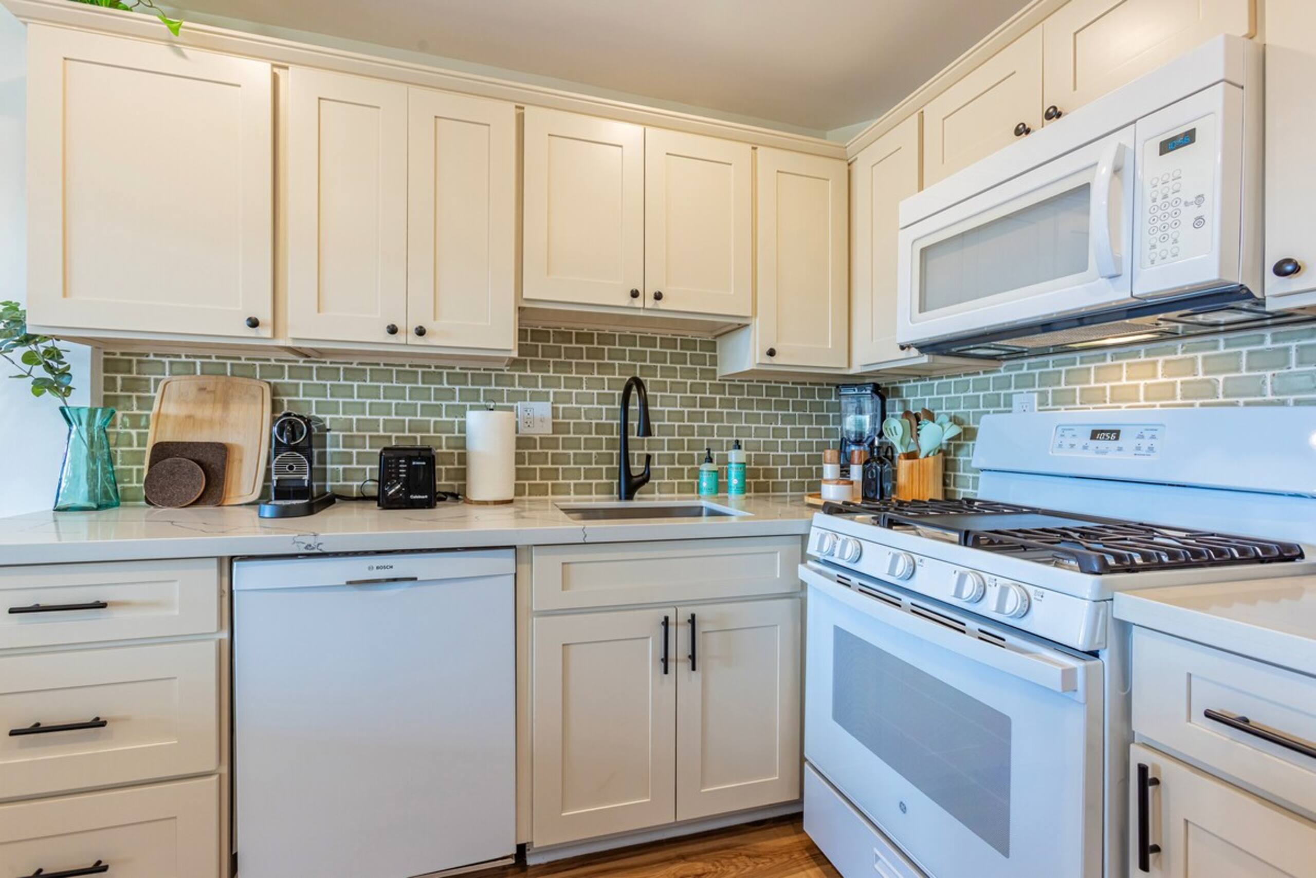 Mavi Bay luxury ocean view condo - Photo 4