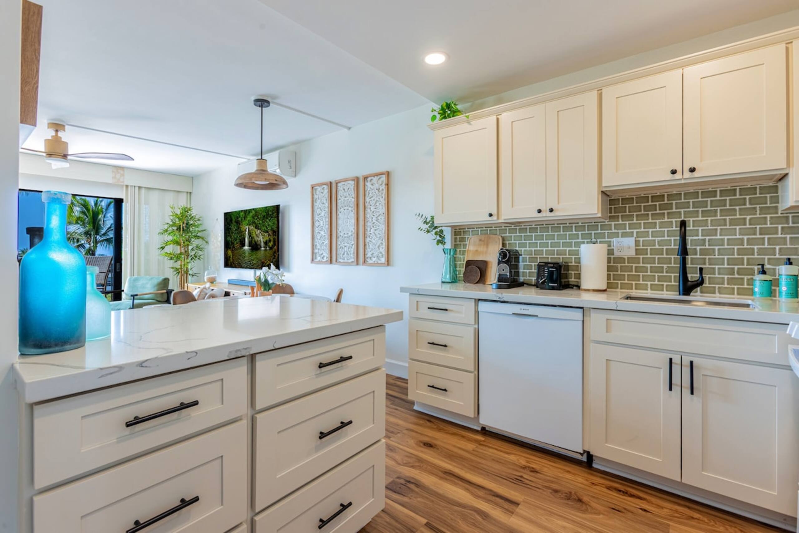 Mavi Bay luxury ocean view condo - Photo 8
