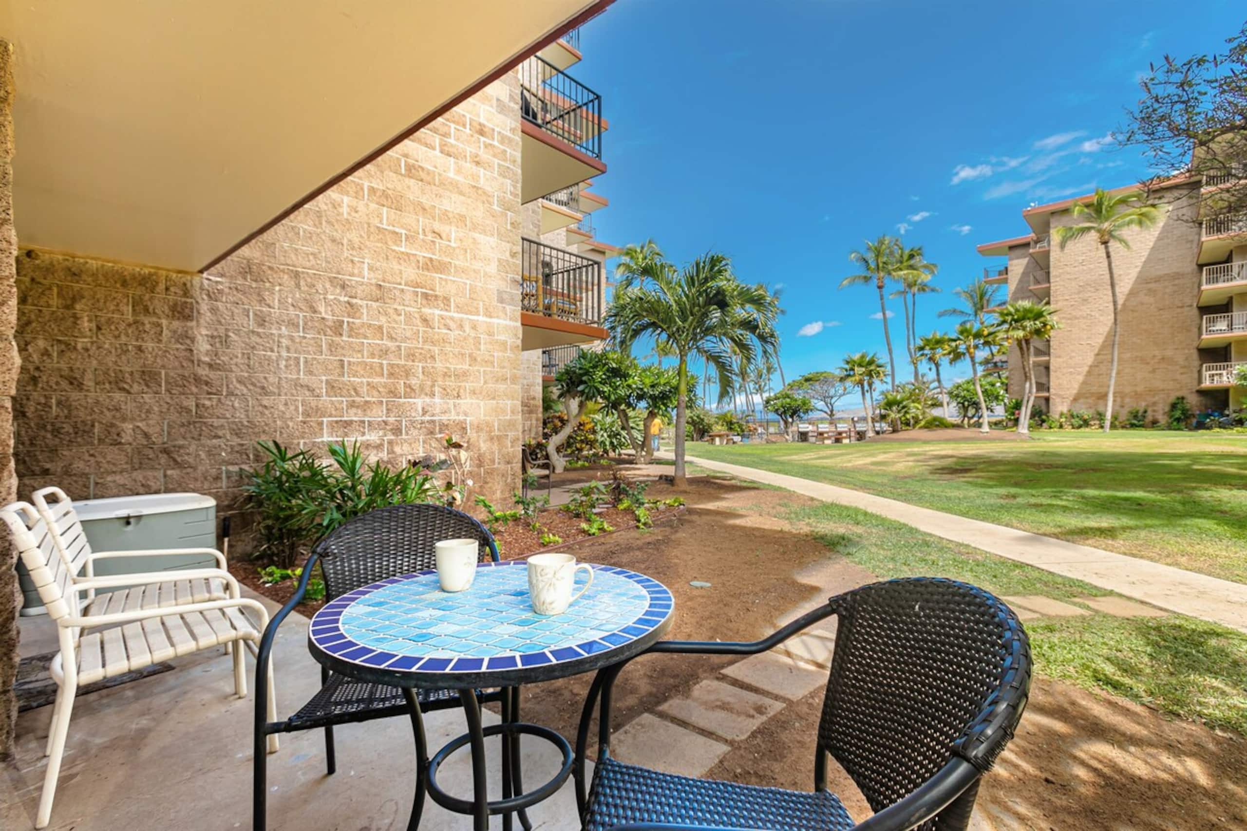 Kauhale Makai Oceanfront Condo w/ Pool & Hot Tub - Photo 4