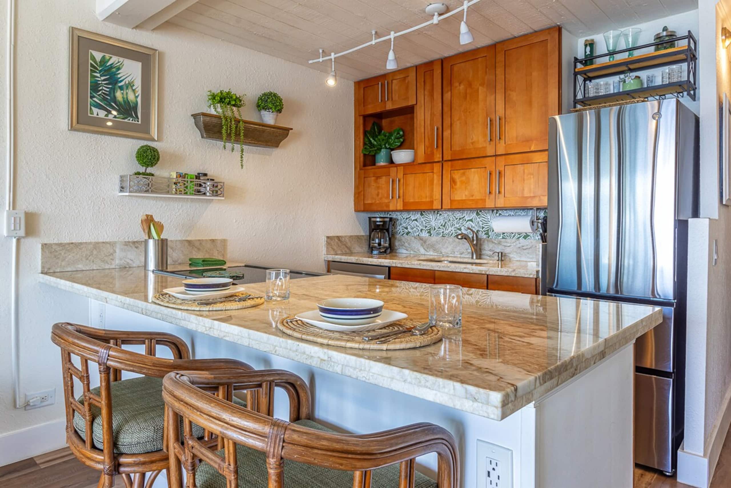 Oceanfront condo w/ whale watching views - Photo 12