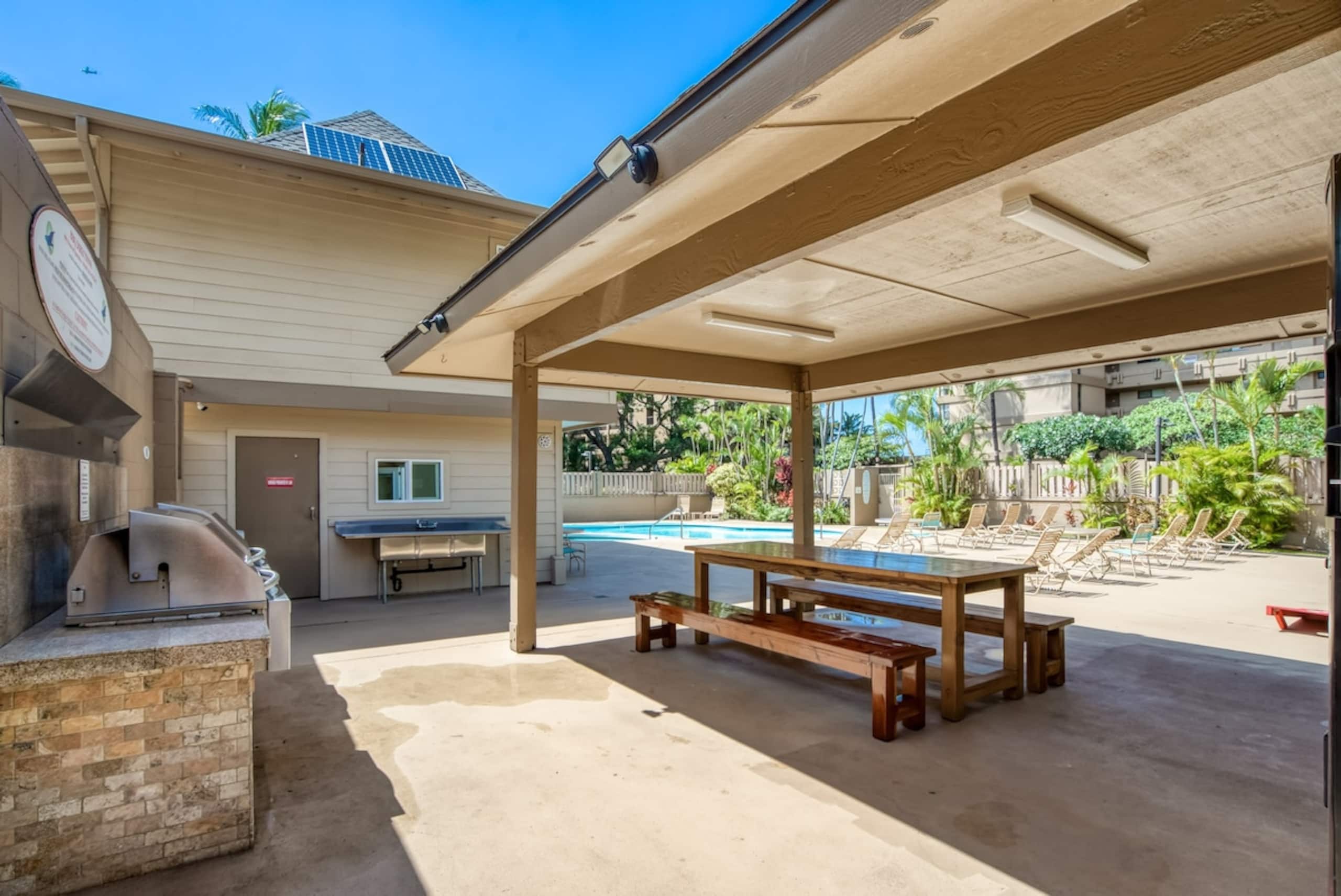 Oceanfront studio w/ lanai and sunset views - Photo 29