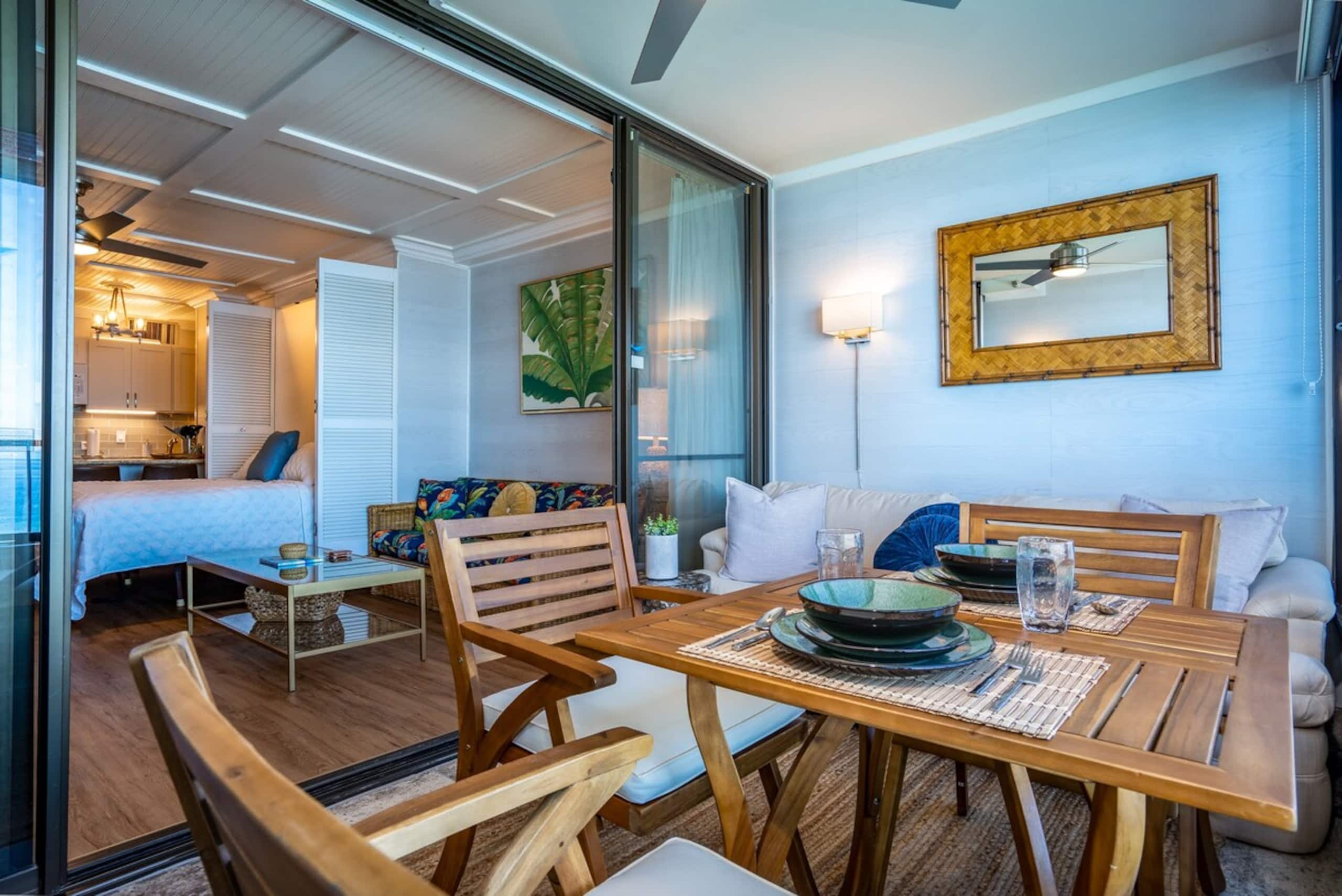 Oceanfront studio w/ lanai and sunset views - Photo 3
