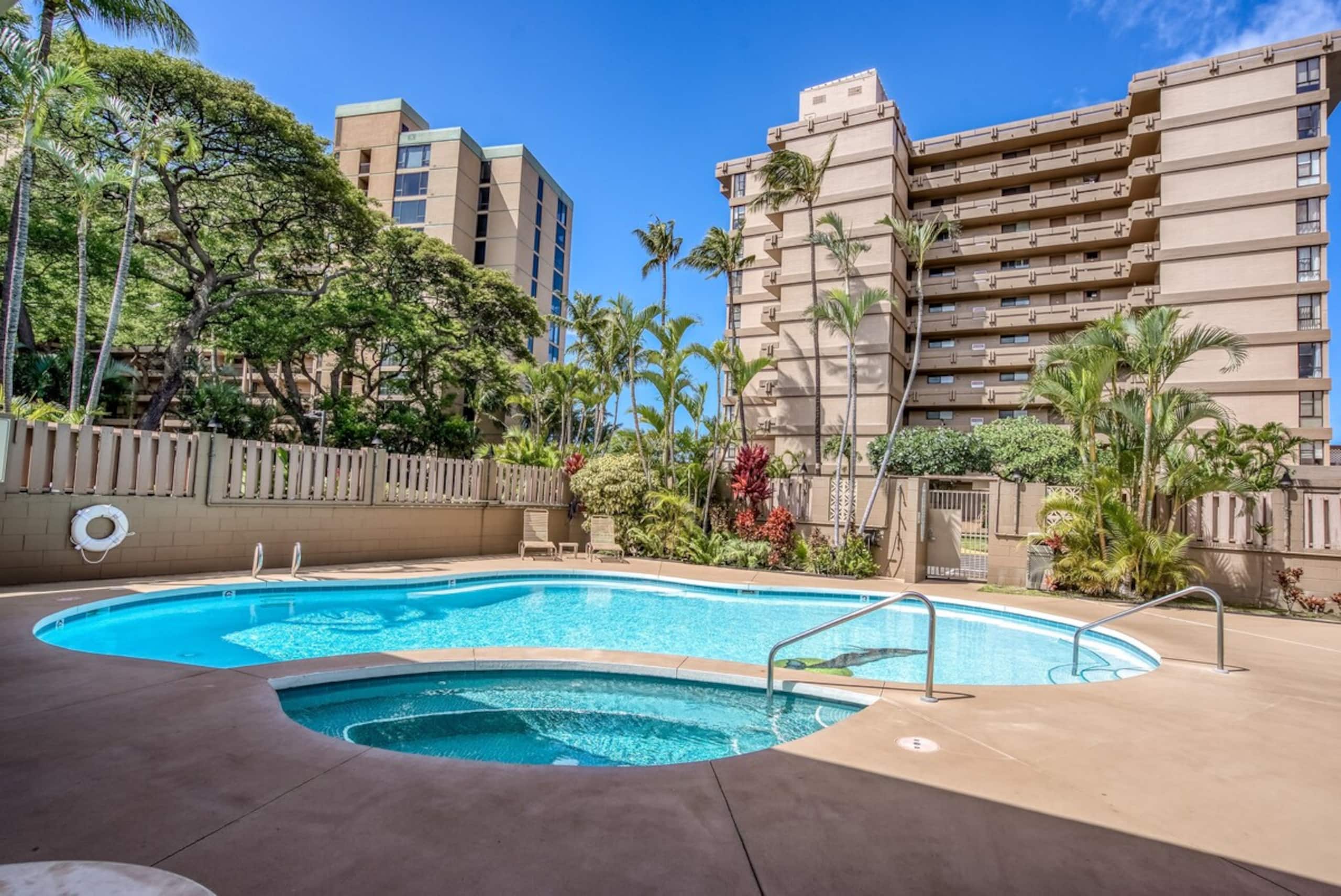 Oceanfront studio w/ lanai and sunset views - Photo 33