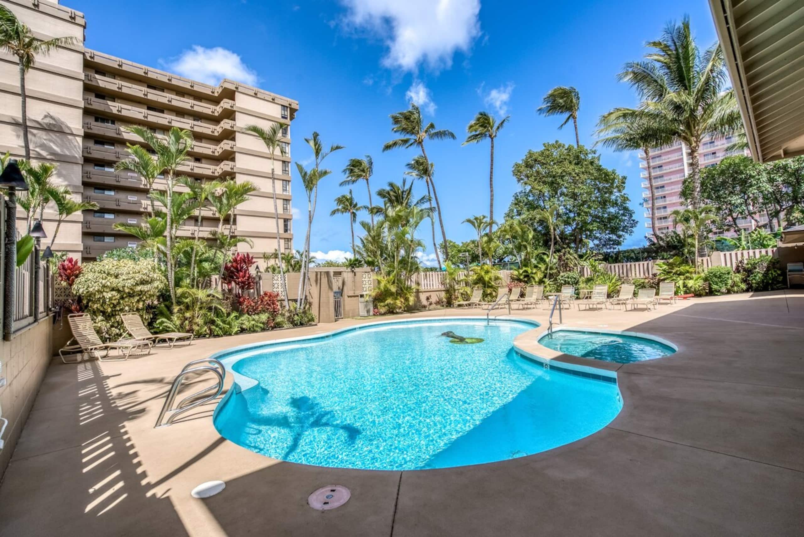 Oceanfront studio w/ lanai and sunset views - Photo 34