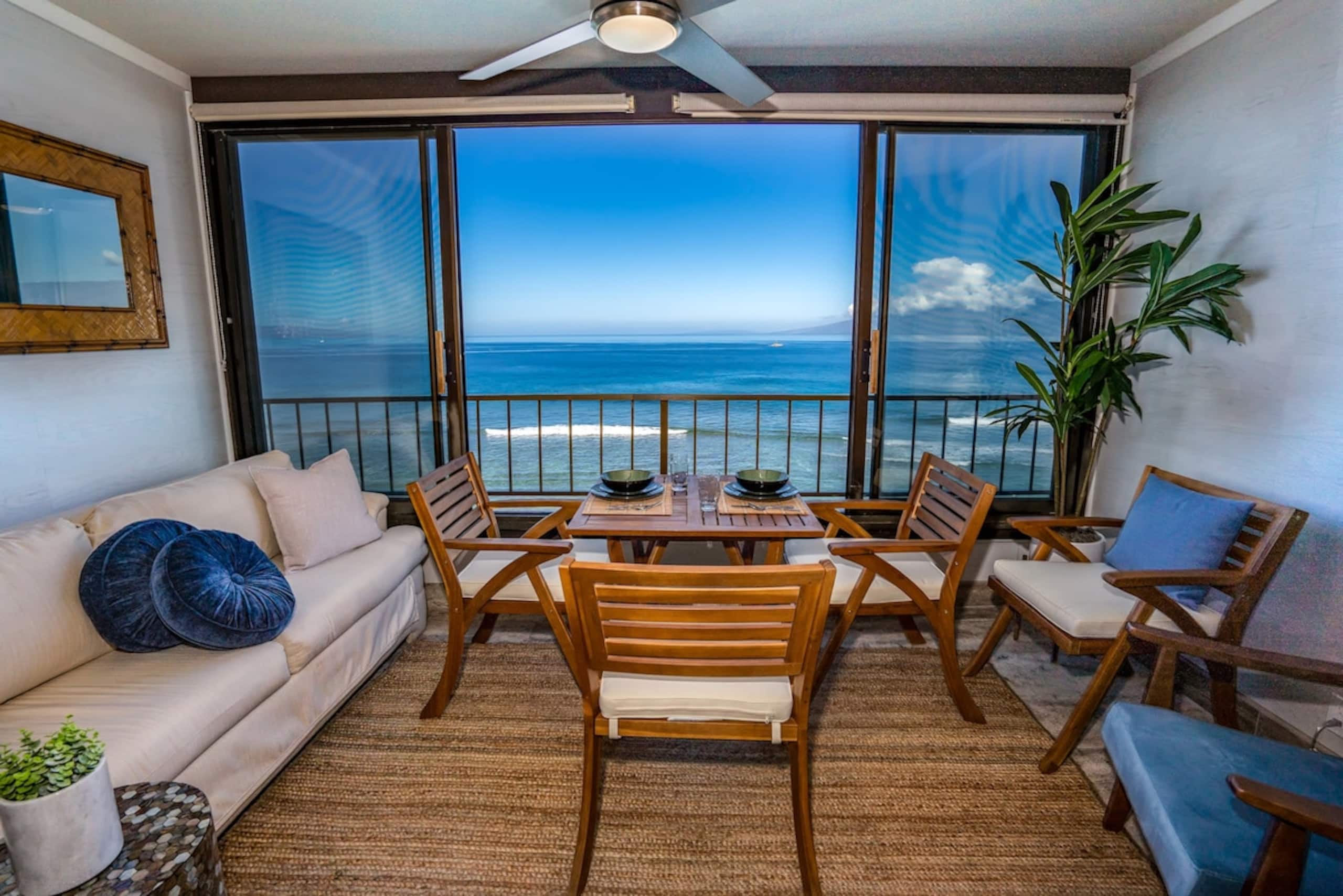Oceanfront studio w/ lanai and sunset views - Photo 4
