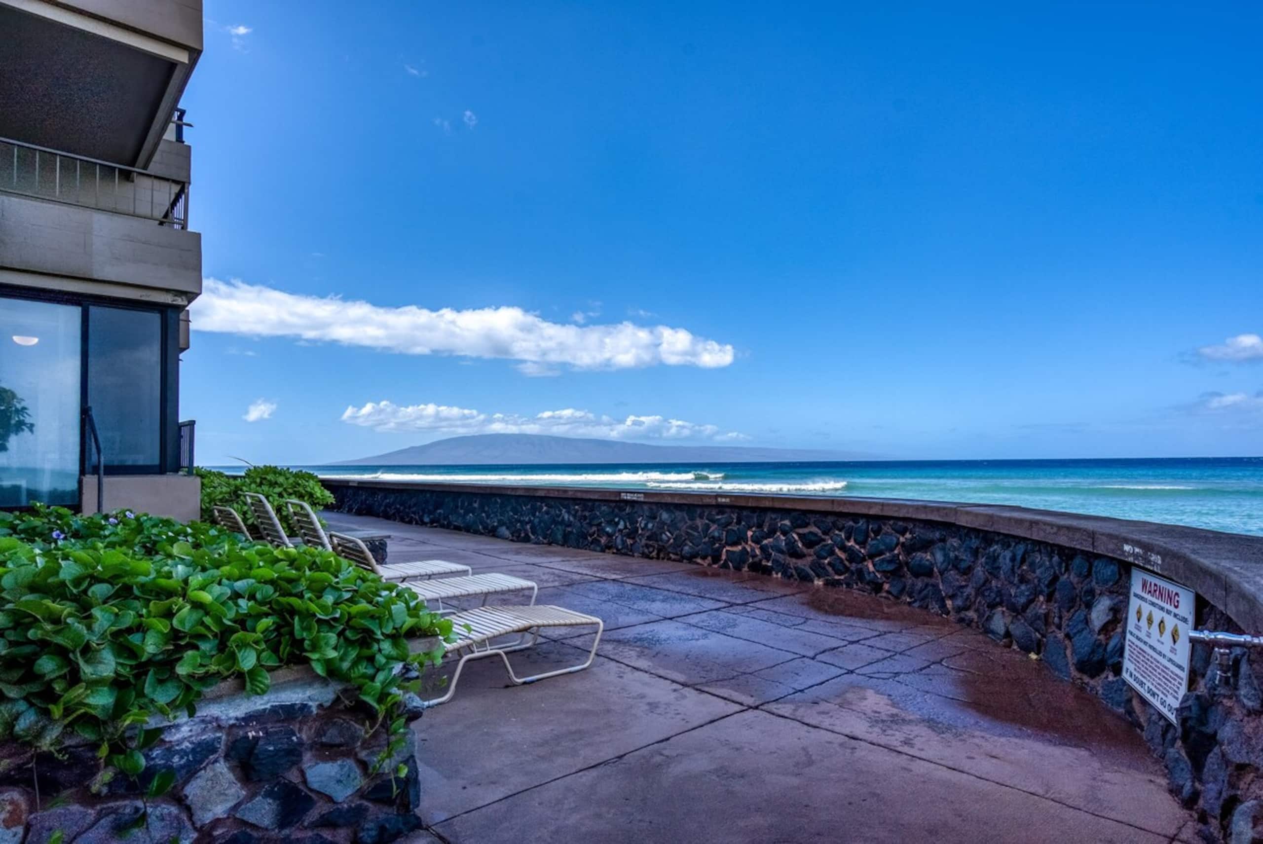 Oceanfront studio w/ lanai and sunset views - Photo 51