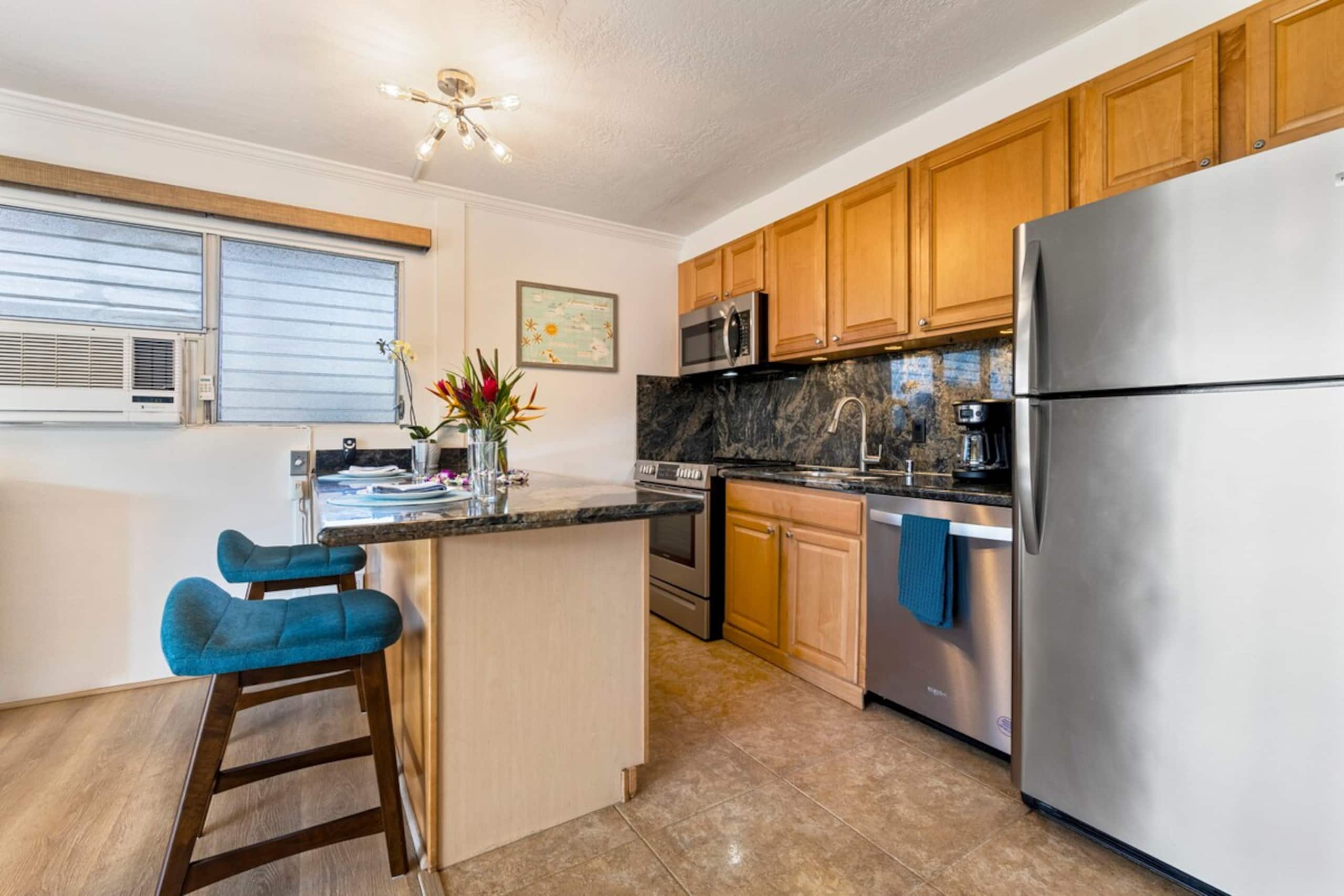 Spectacular Ocean & Beach Views 1 bdrm/ 1 bath - Photo 5