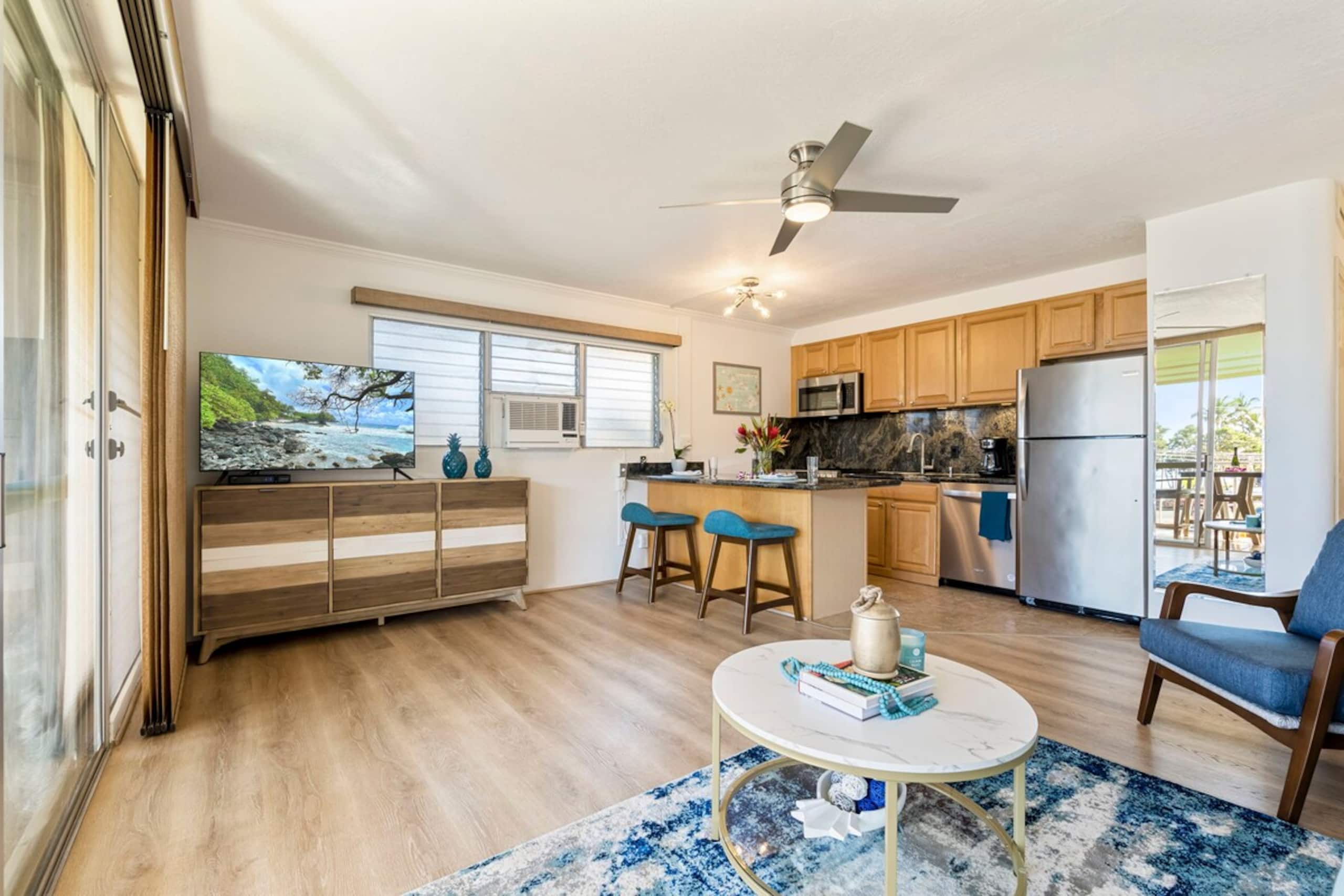 Spectacular Ocean & Beach Views 1 bdrm/ 1 bath - Photo 3
