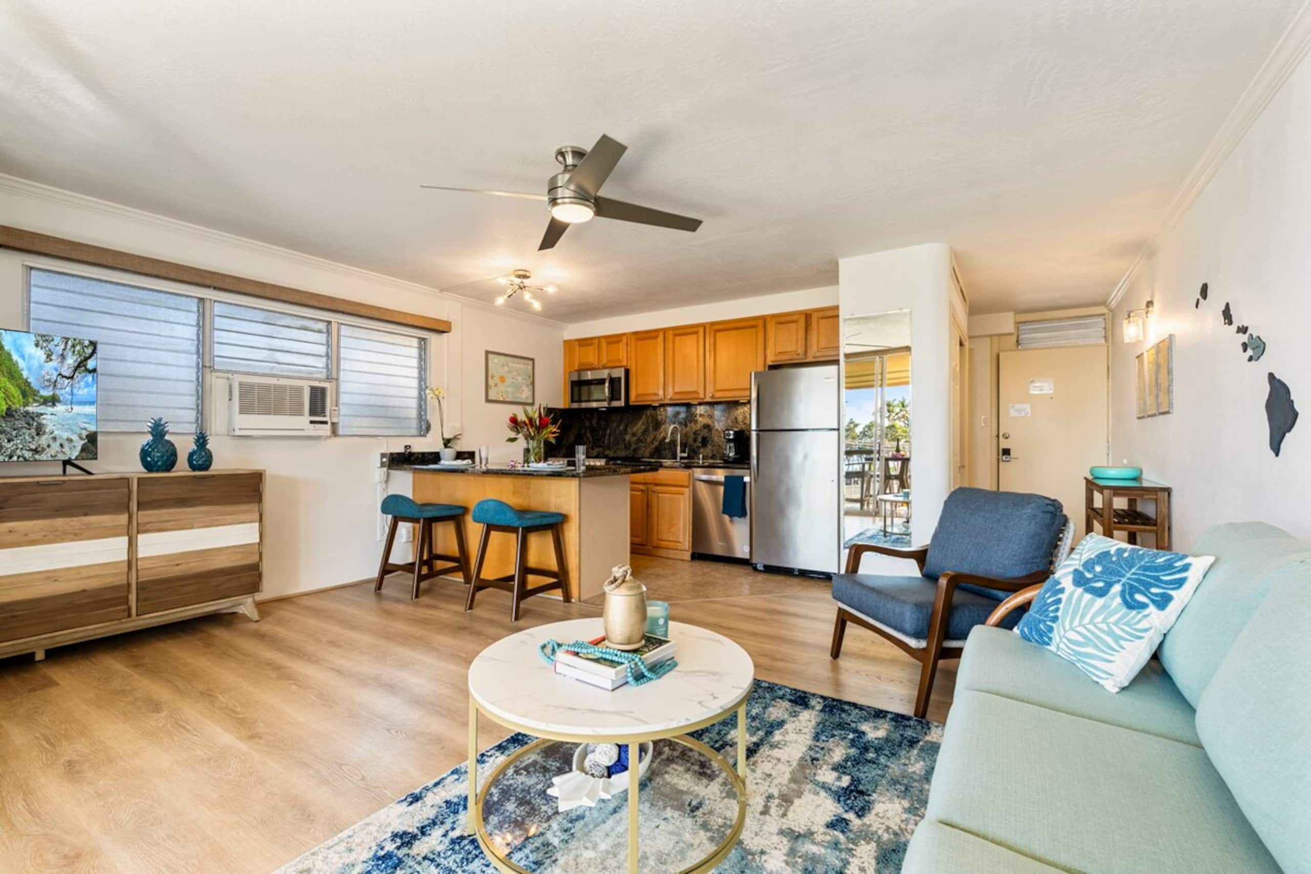 Spectacular Ocean & Beach Views 1 bdrm/ 1 bath - Photo 4