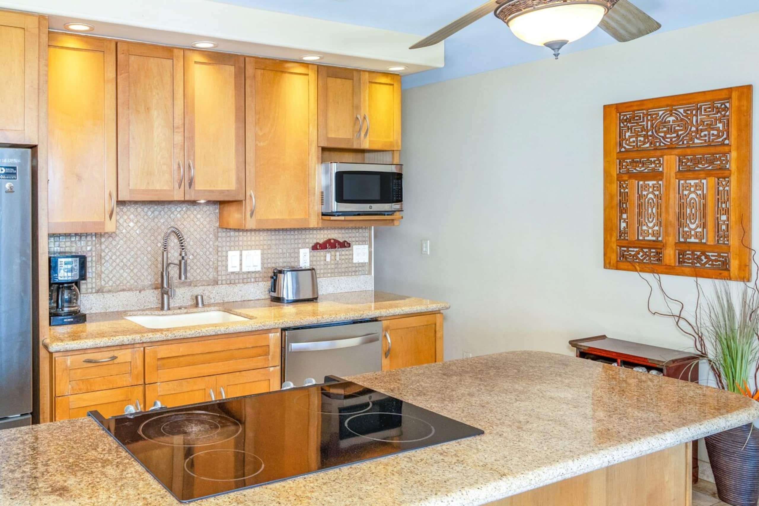 Oceanfront, Panoramic View, A/C, Free Wifi LEI205 - Photo 10