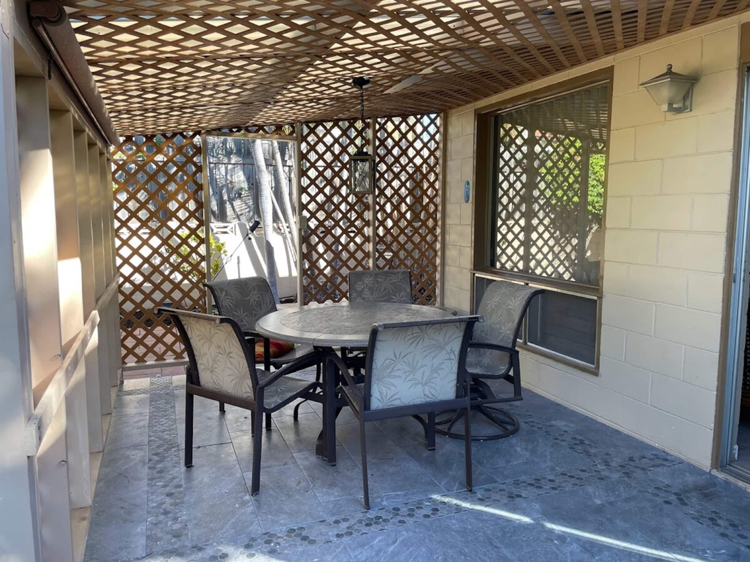 Tranquil 2 Bedroom Condo Steps from Sugar Beach - Photo 4