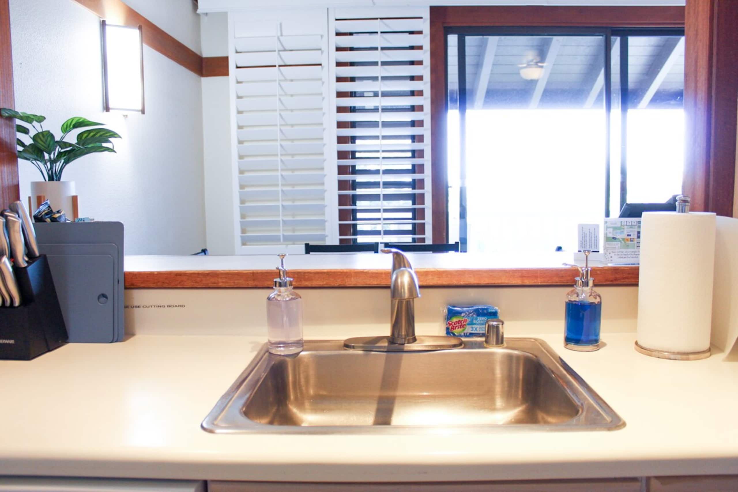Aloha Escape, Oceanview, Newly Updated - Photo 14