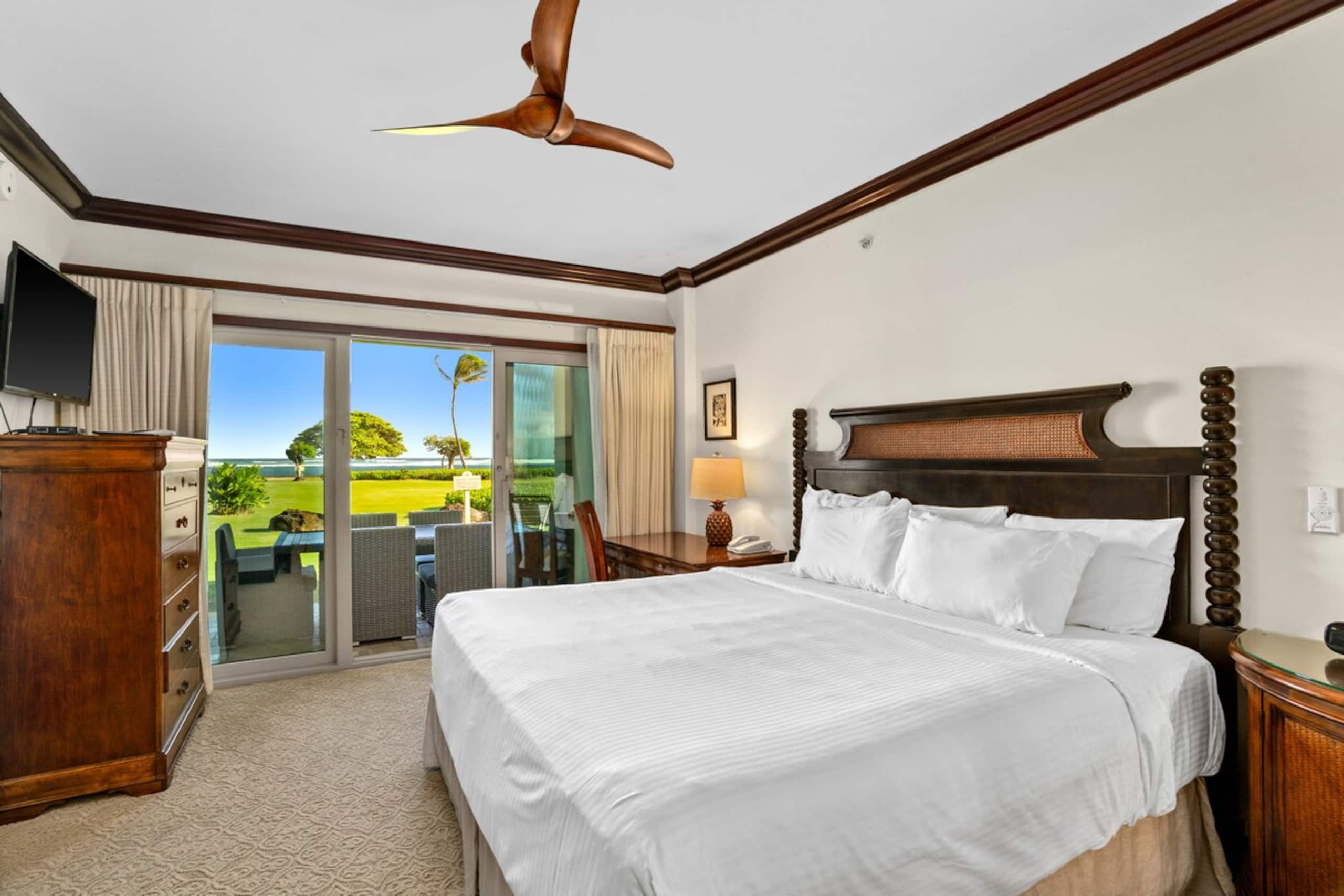 Waipouli Oceanfront Condo - Steps to the Beach - Photo 10