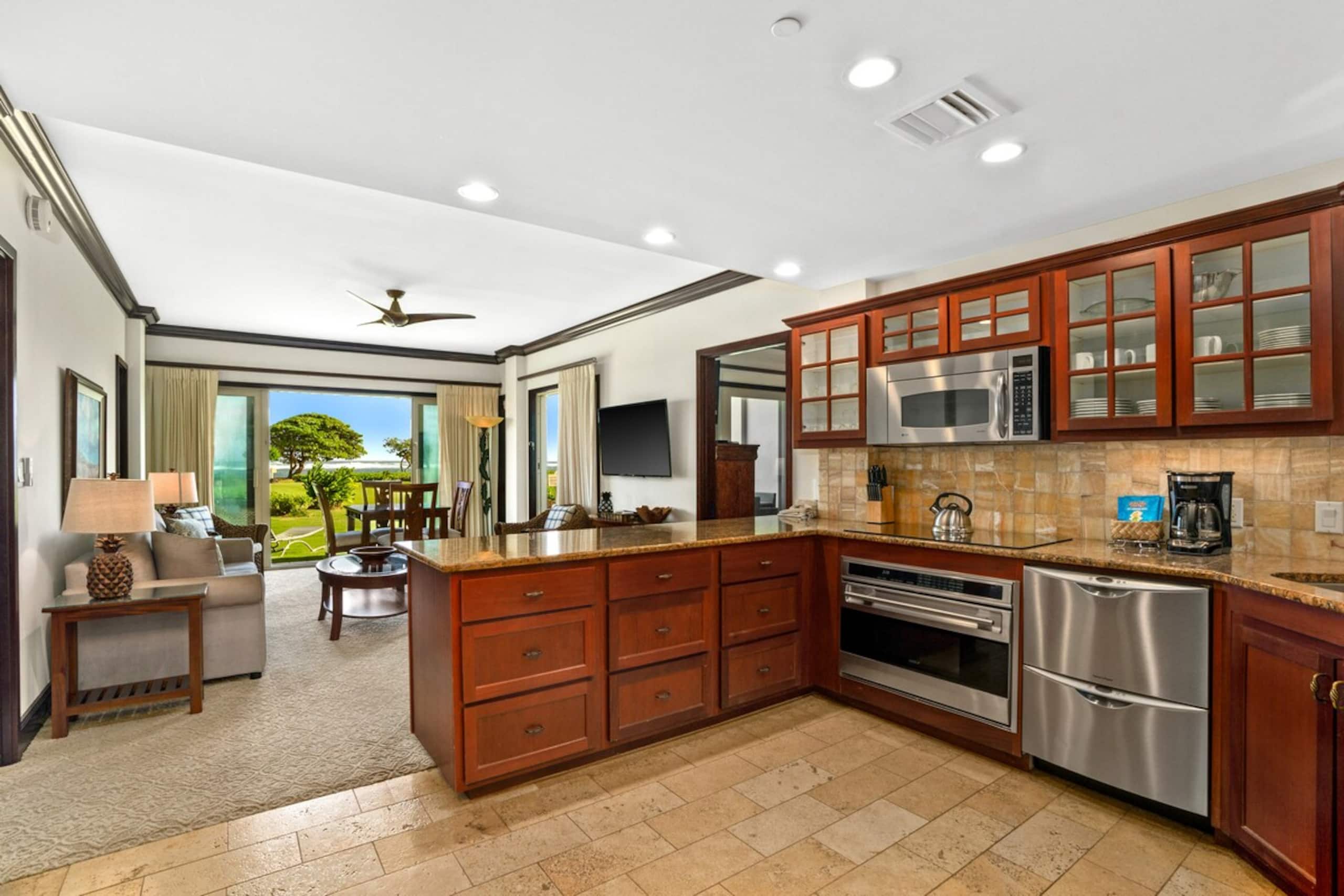 Waipouli Oceanfront Condo - Steps to the Beach - Photo 11