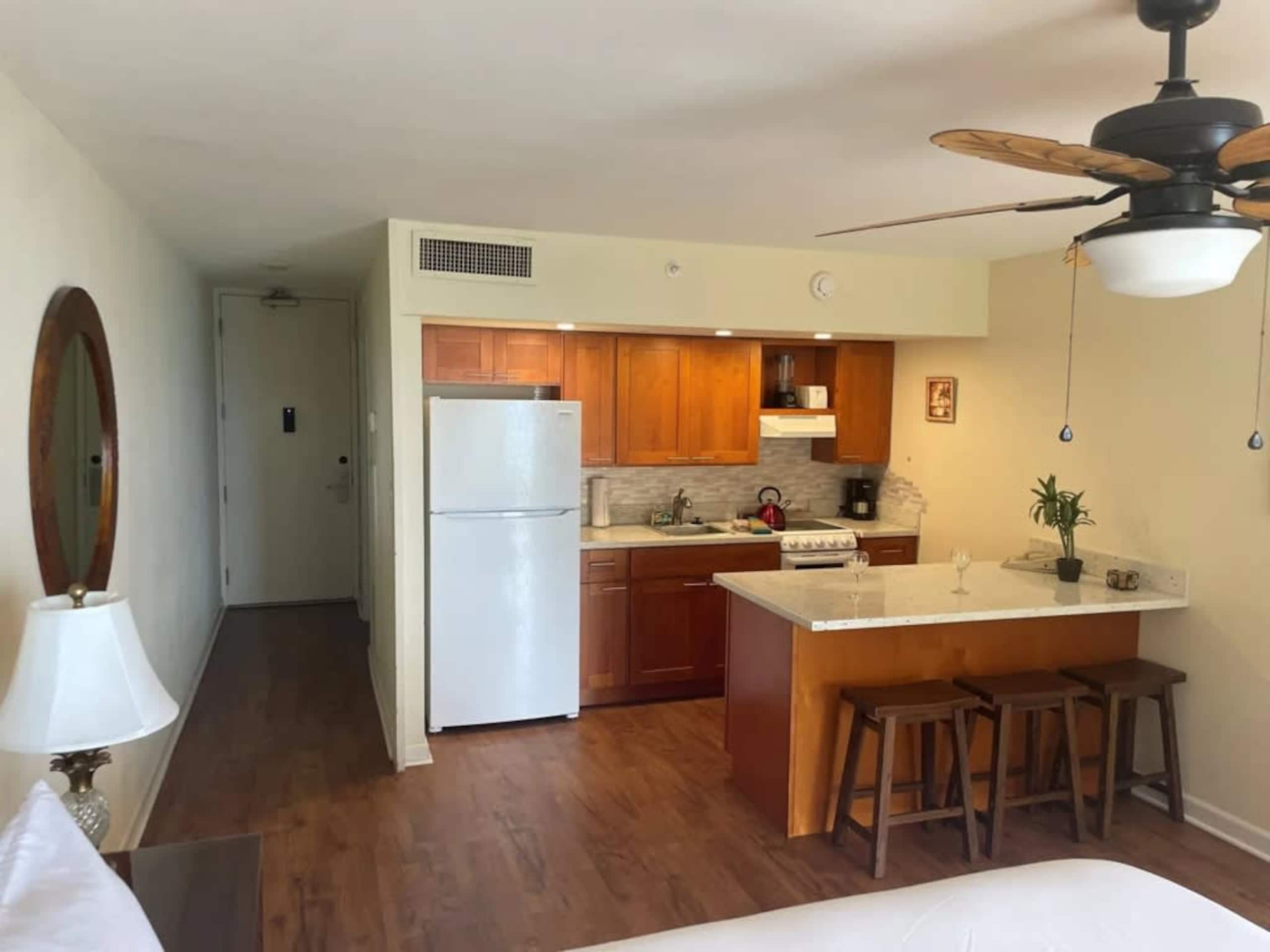 Kahana Oceanfront Gem w. Gym & Pool, AC Comfort - Photo 5