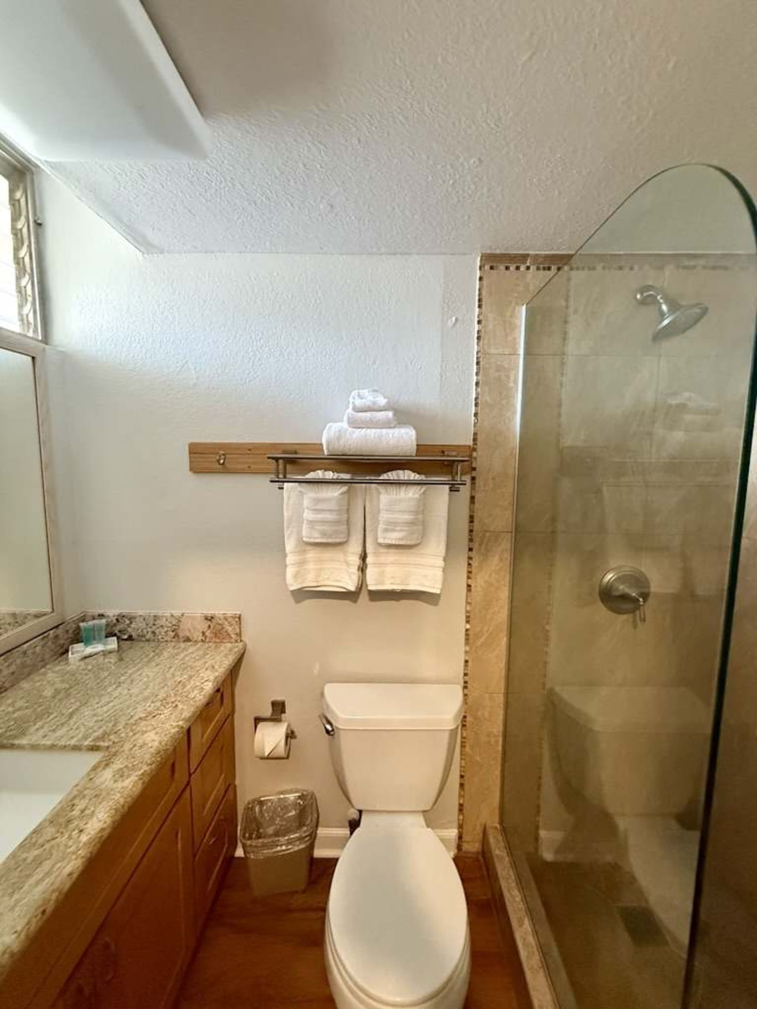 Kahana Oceanfront Gem w. Gym & Pool, AC Comfort - Photo 9