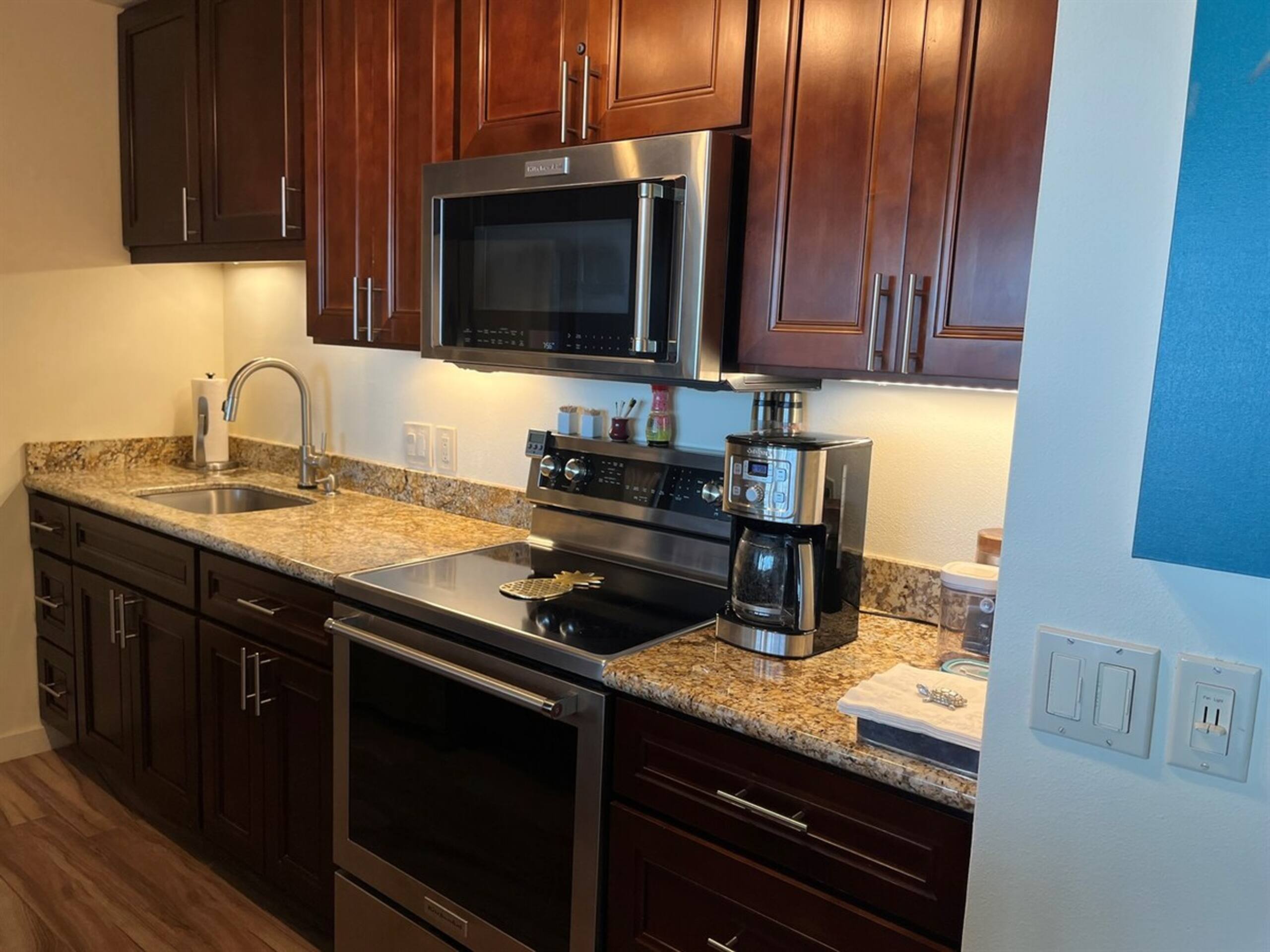Oceanview Penthouse: Peaceful Upscale Escape, View - Photo 10