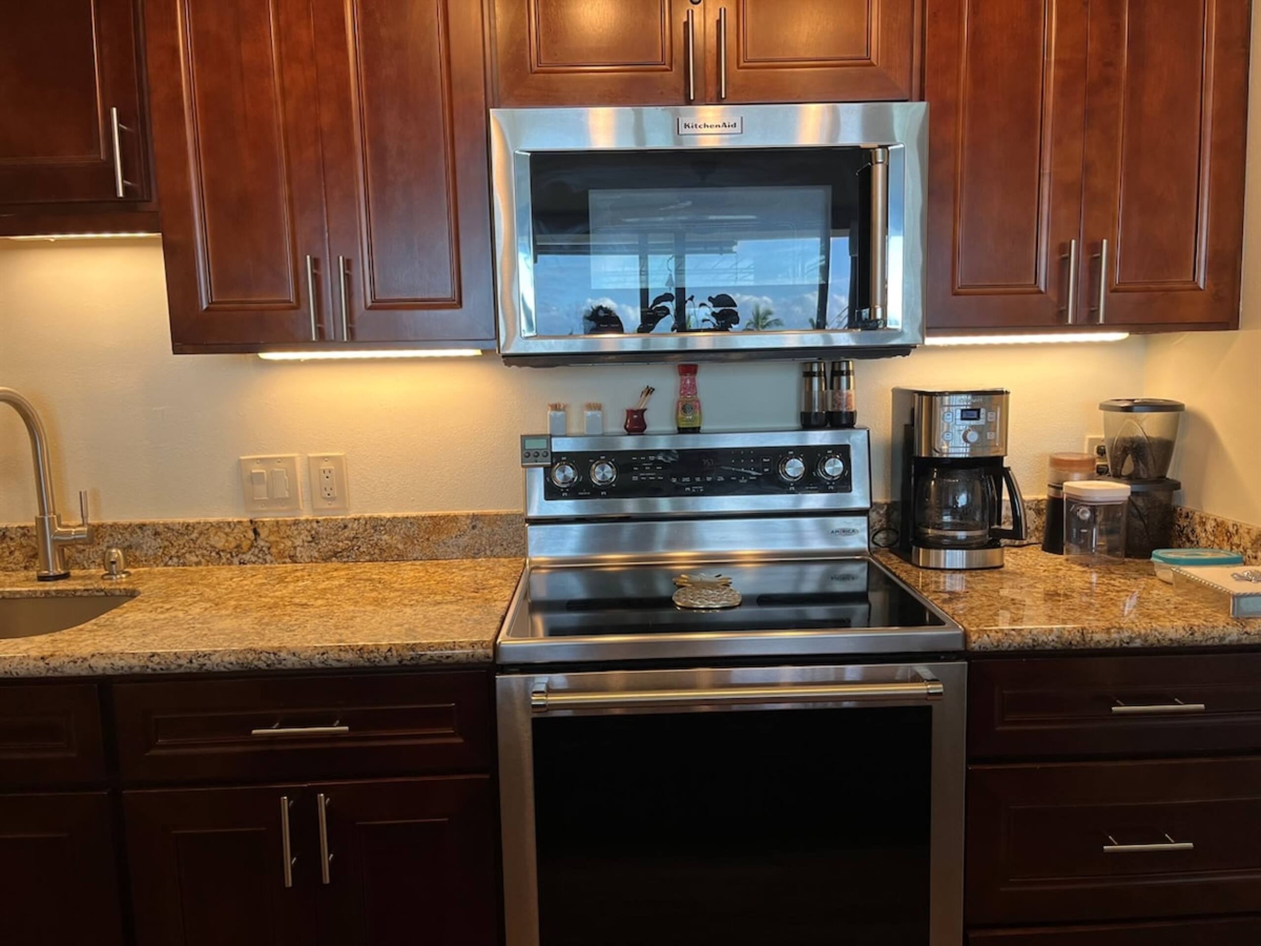 Oceanview Penthouse: Peaceful Upscale Escape, View - Photo 28